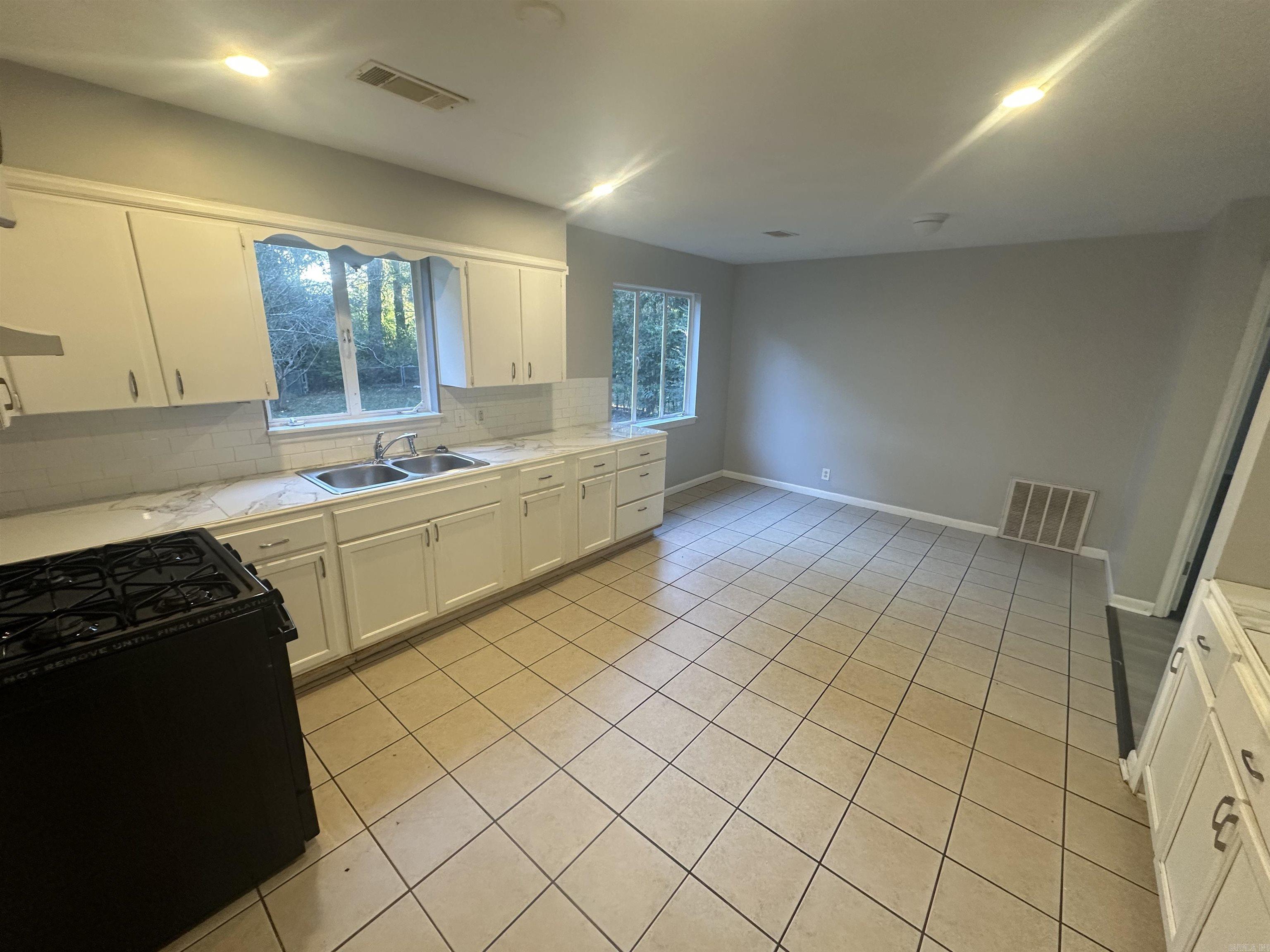 27 Fairmont Drive Property Photo 5