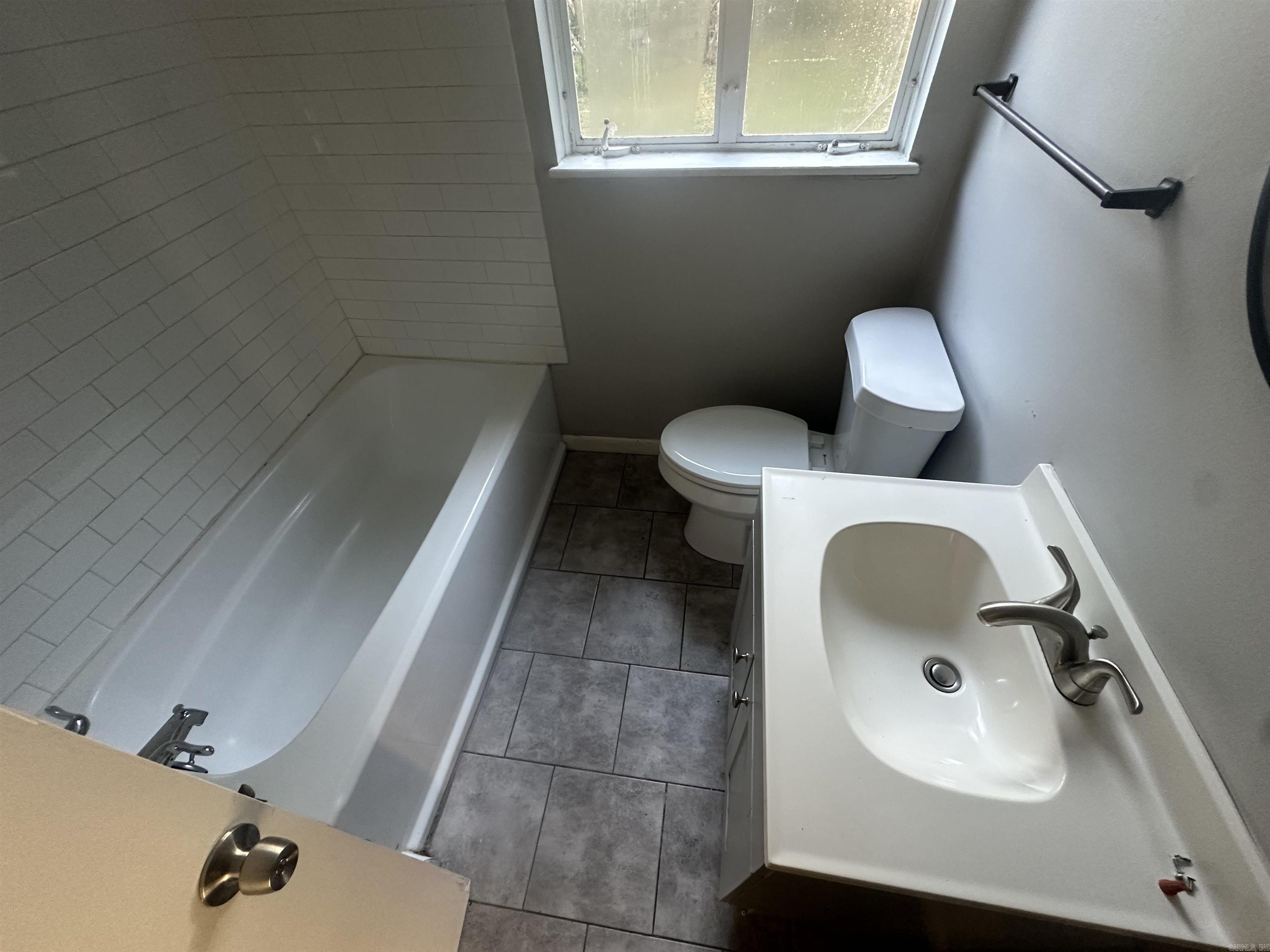 27 Fairmont Drive Property Photo 12