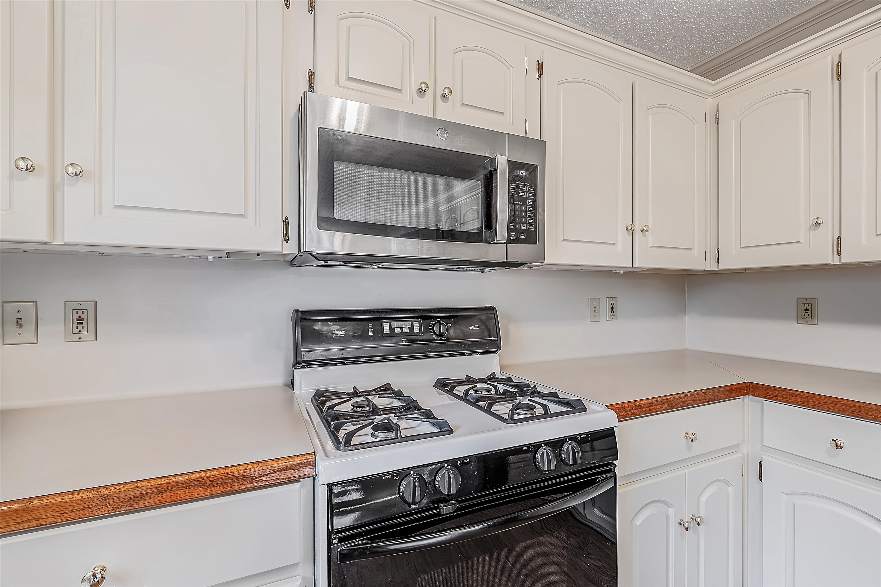 9 Oneida St Property Photo 14