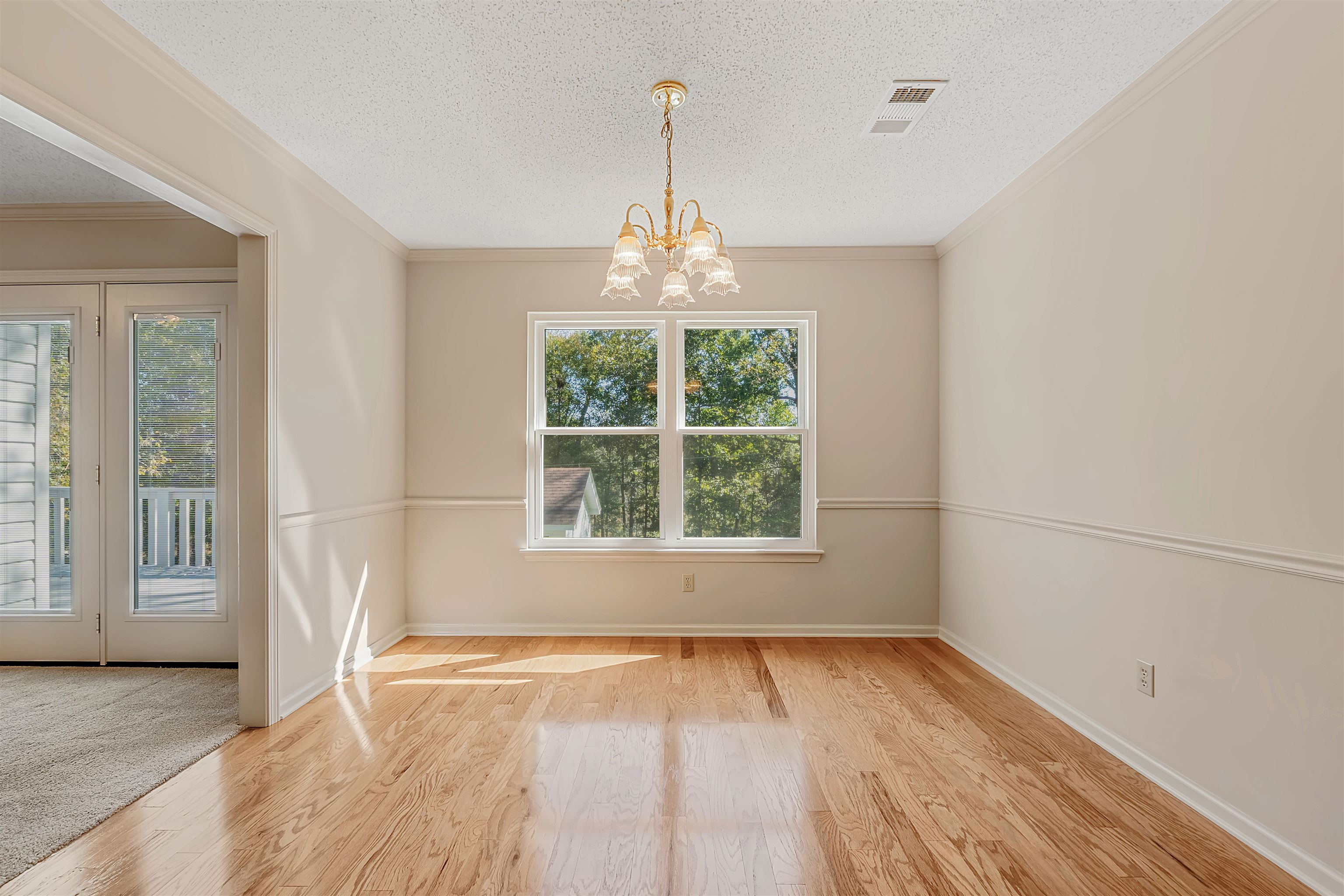 9 Oneida St Property Photo 16