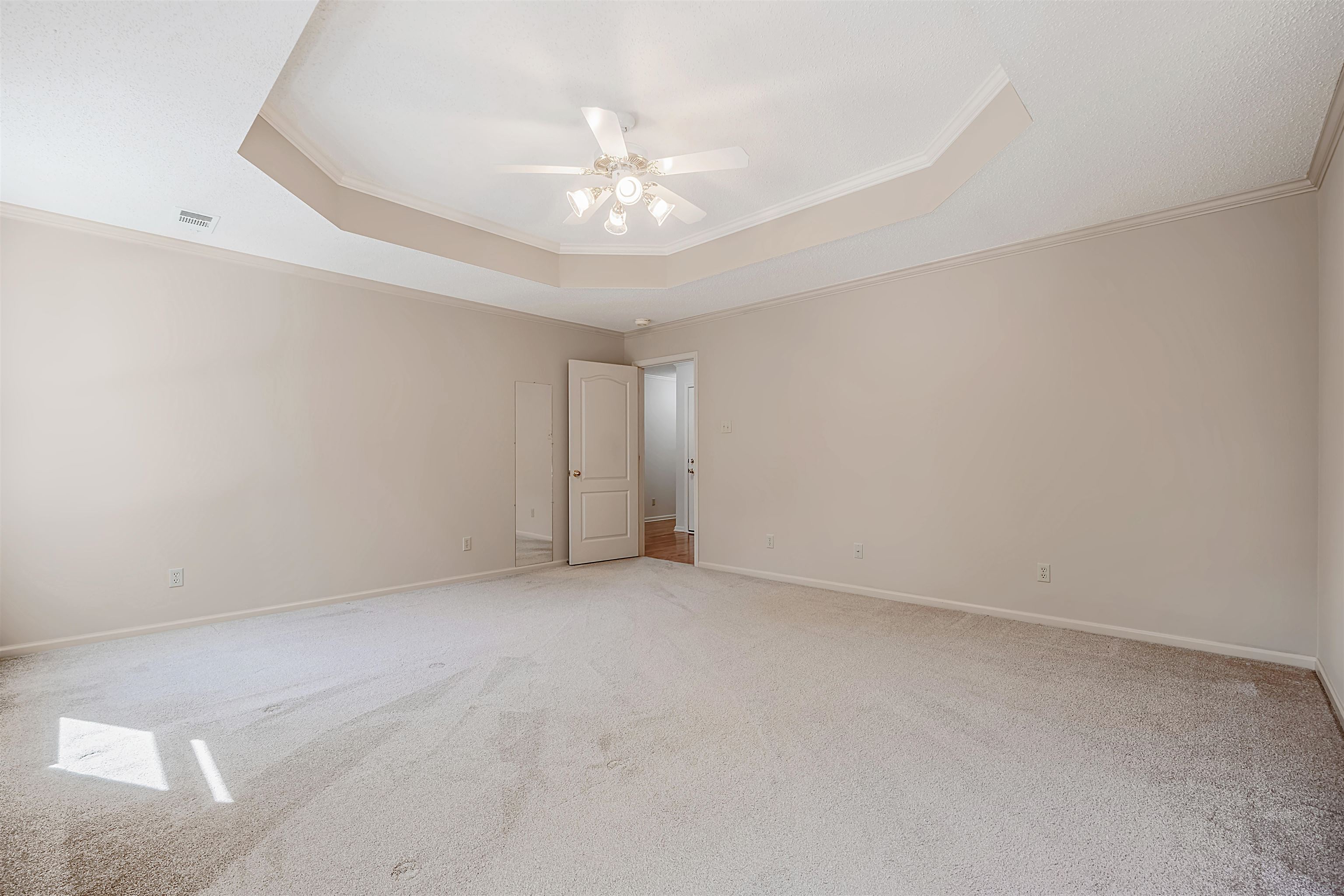 9 Oneida St Property Photo 19