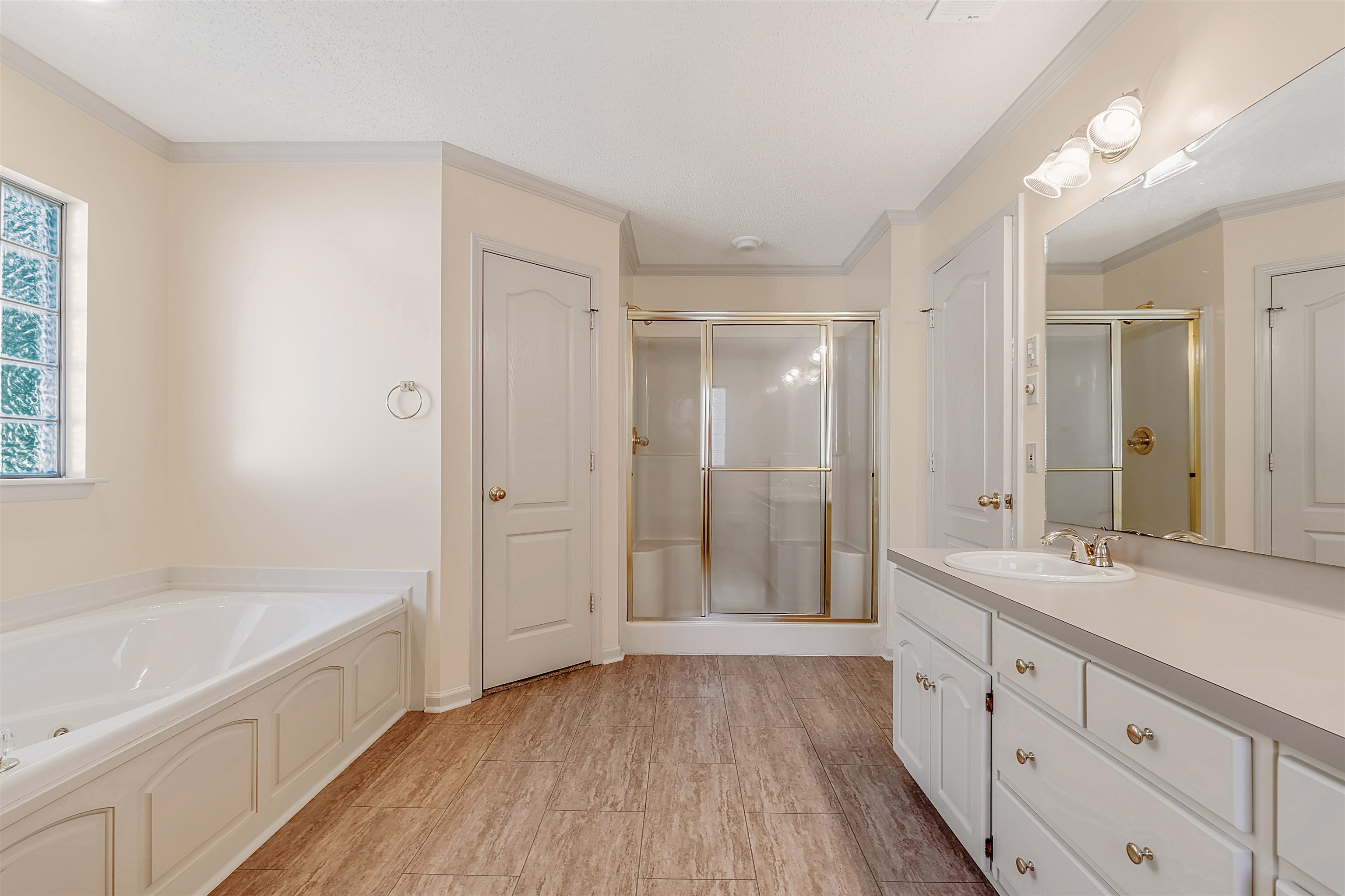 9 Oneida St Property Photo 23