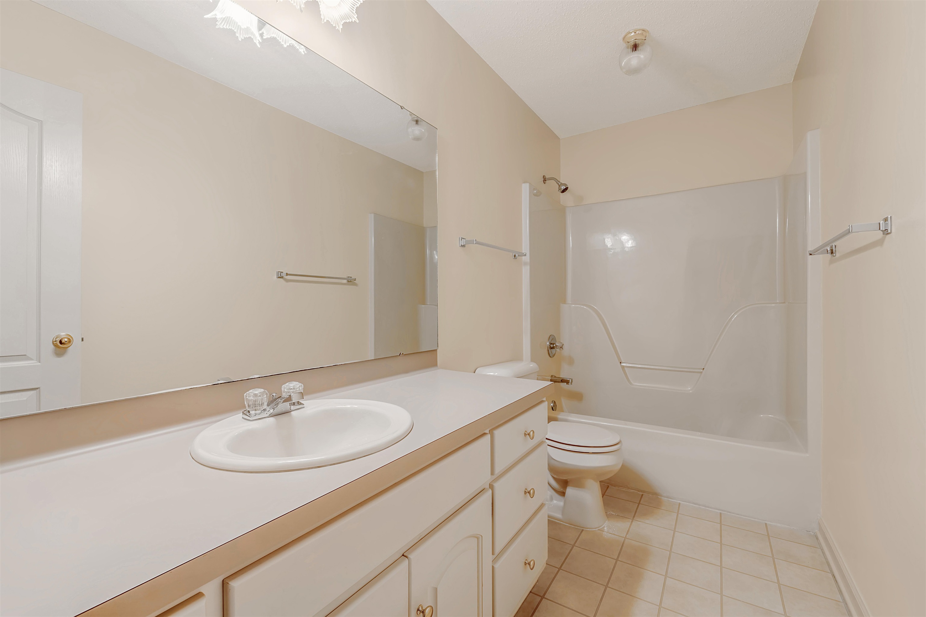 9 Oneida St Property Photo 28