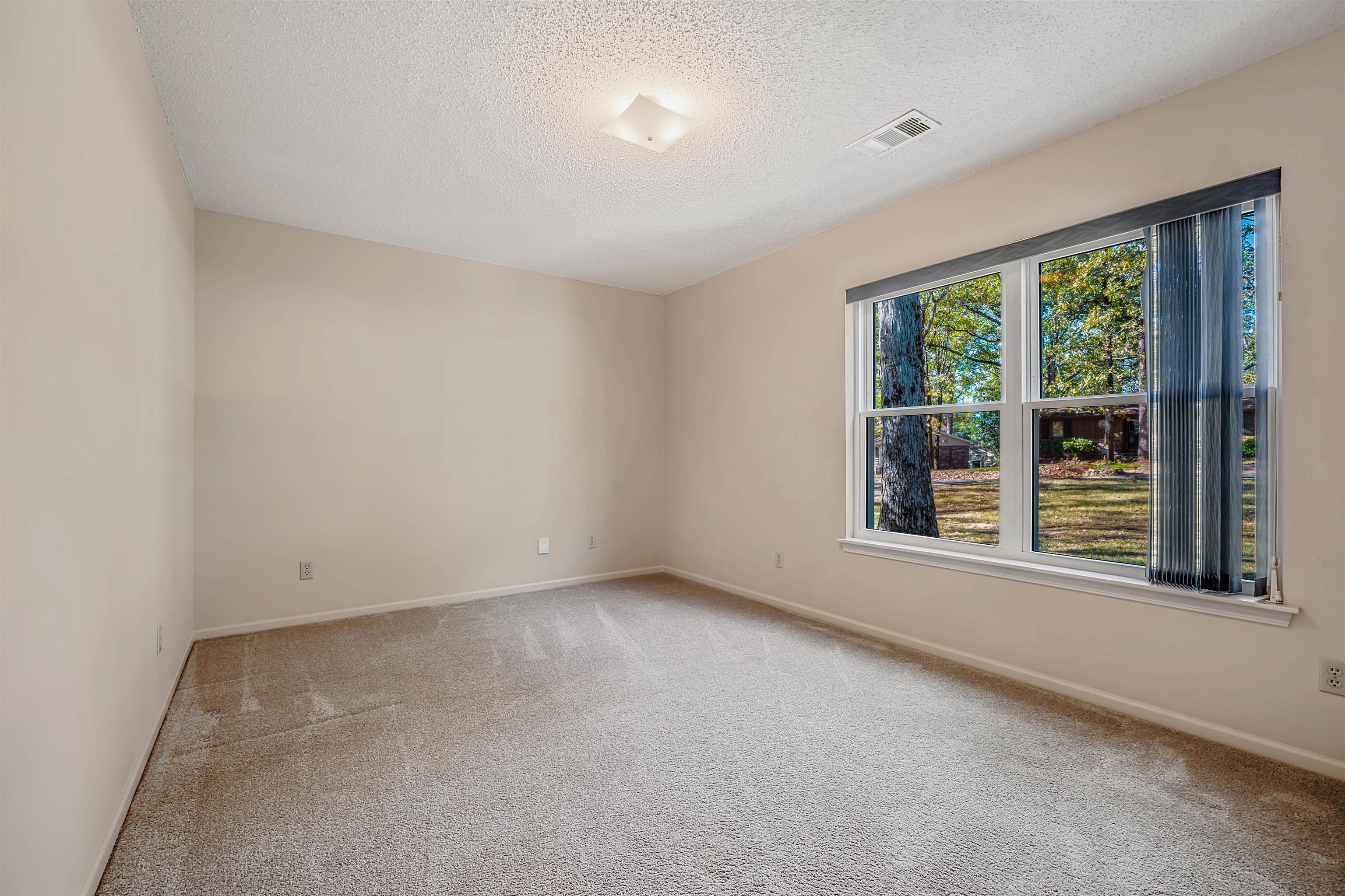 9 Oneida St Property Photo 29