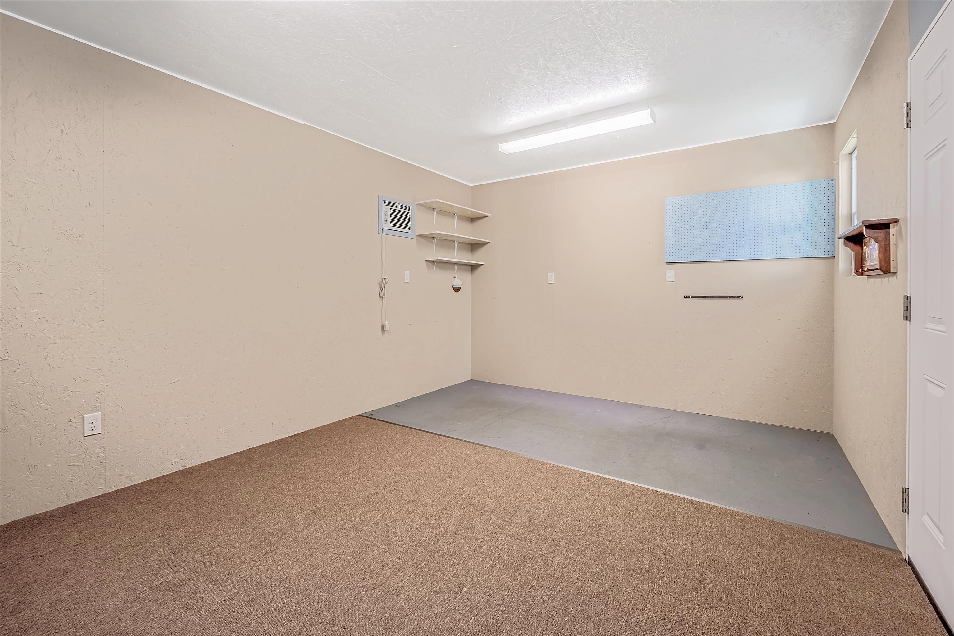 9 Oneida St Property Photo 35