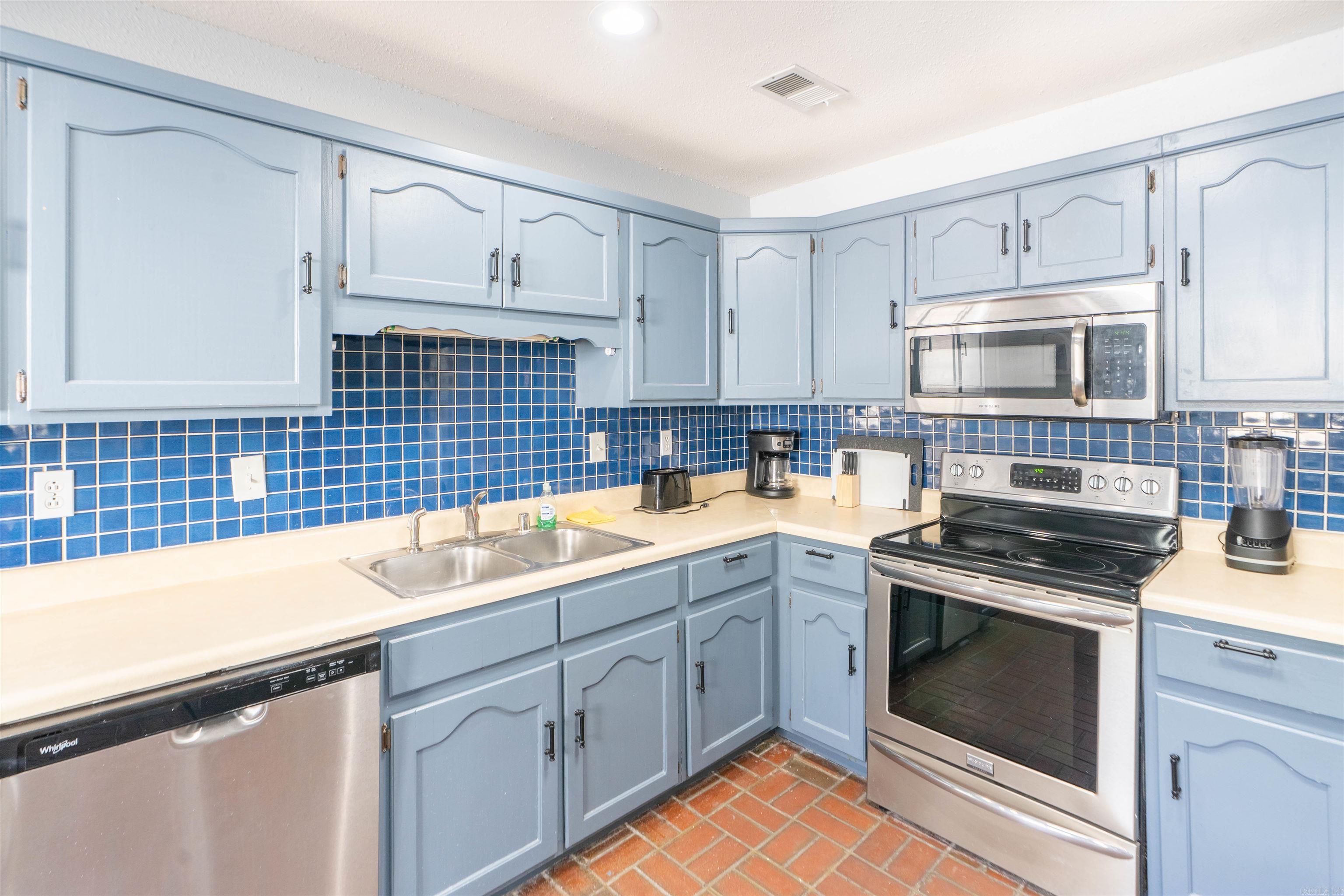 1205 Golf Course Property Photo 7
