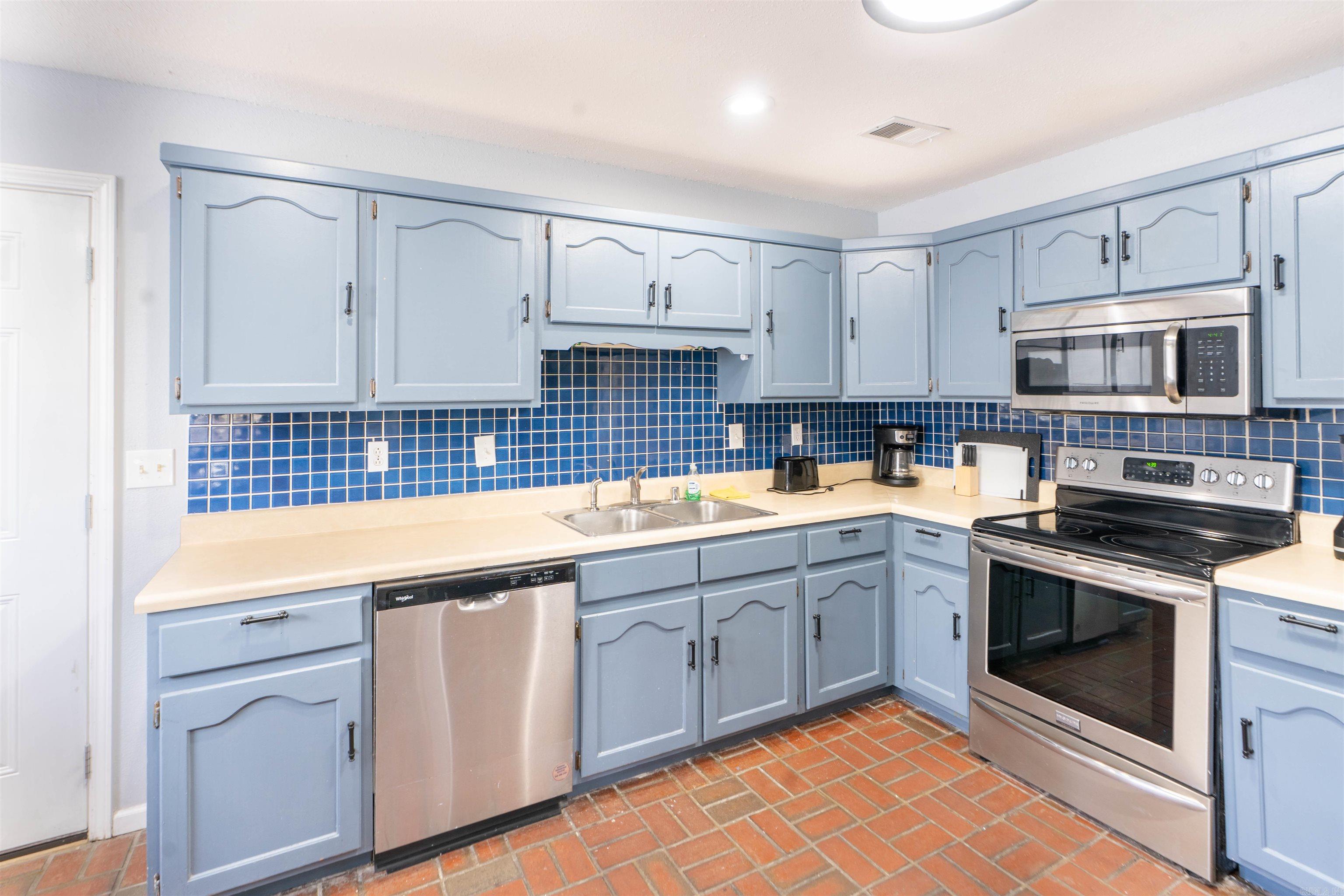 1205 Golf Course Property Photo 8