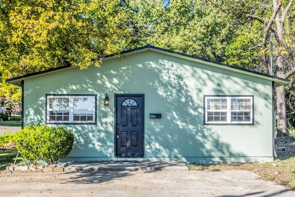 1901 Neeley Street Property Photo 1