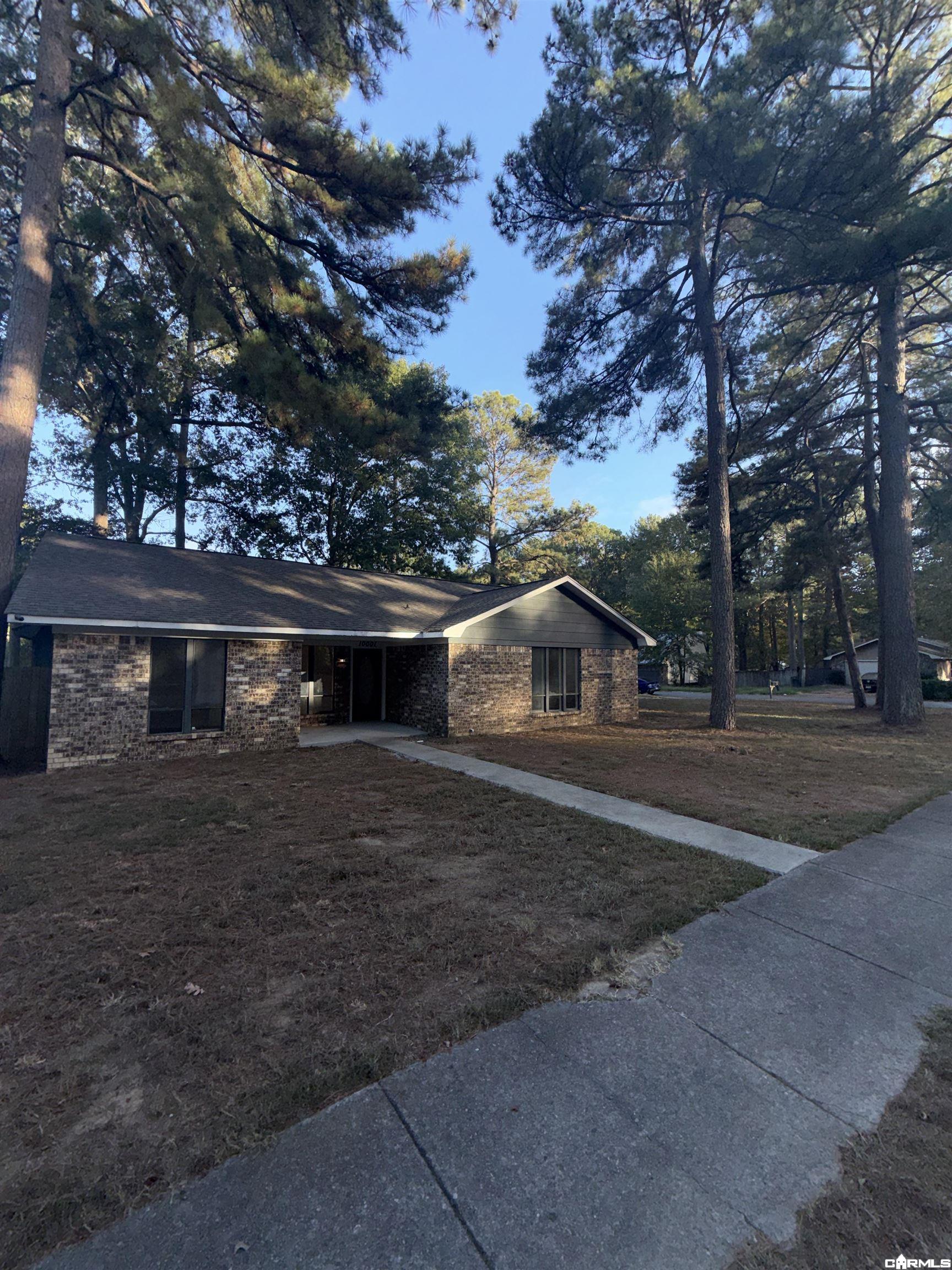 10001 Warren Drive Property Photo 1