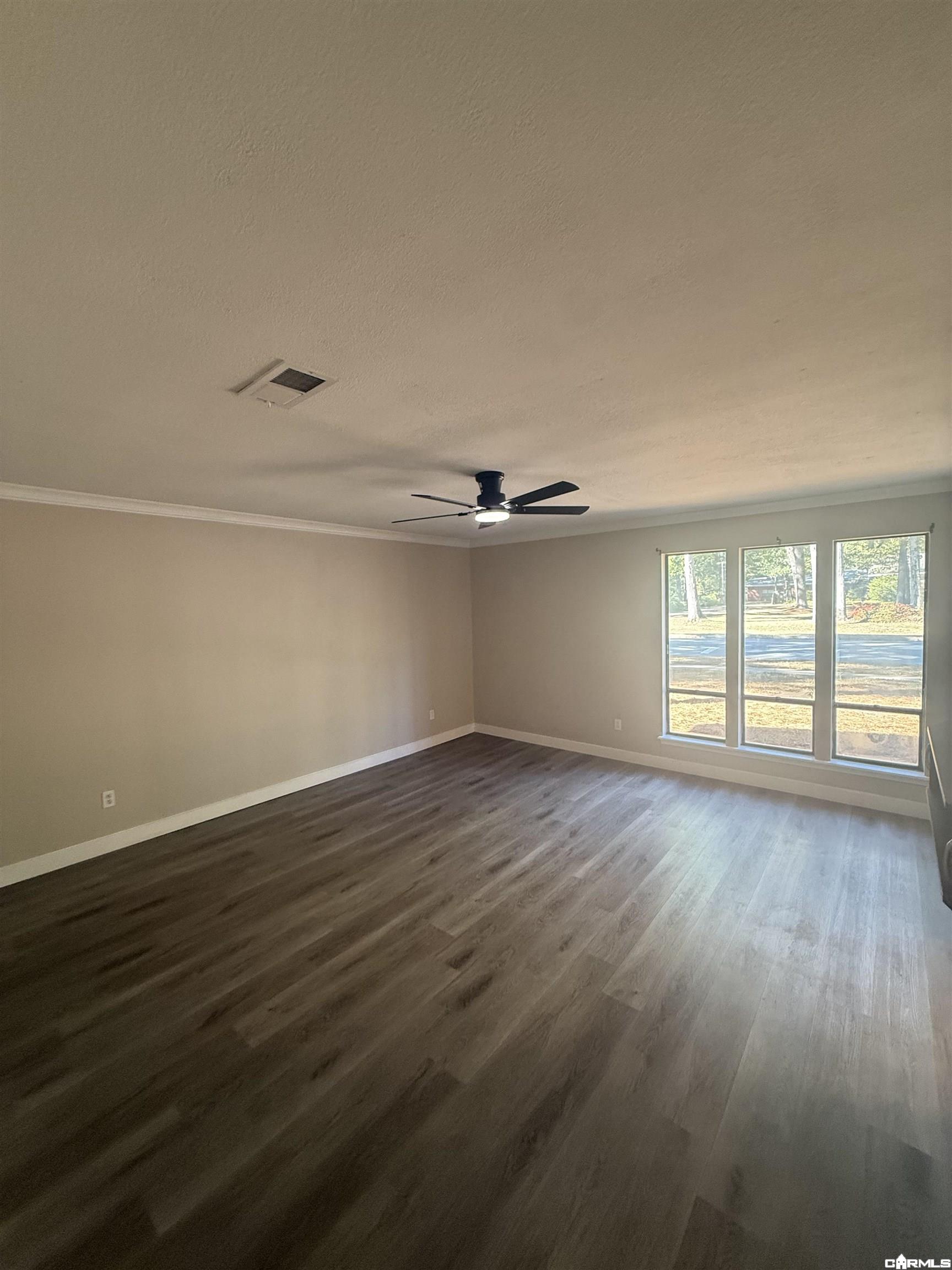 10001 Warren Drive Property Photo 10
