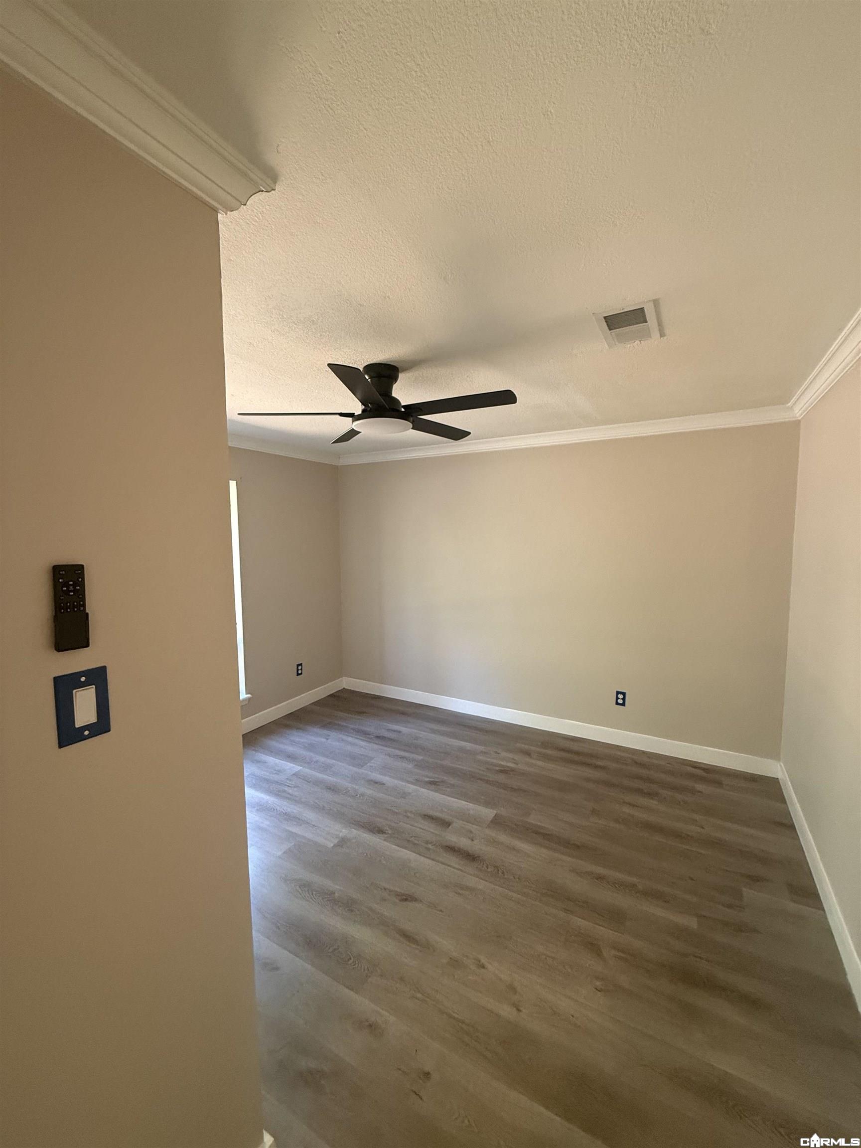10001 Warren Drive Property Photo 15