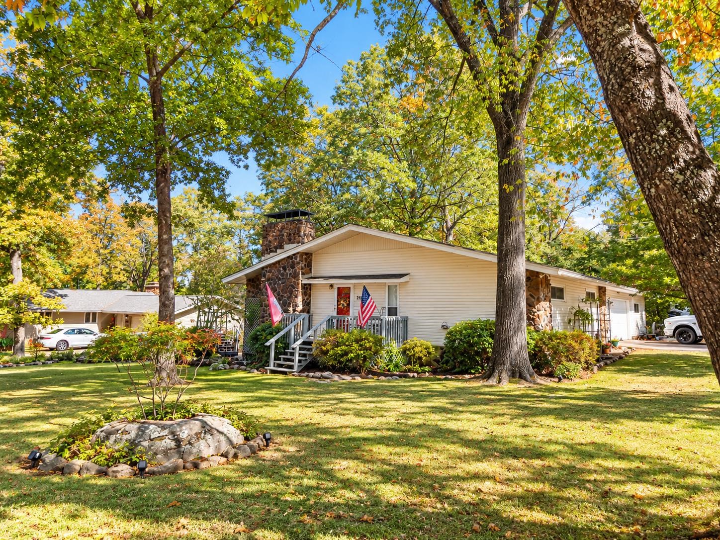 2501 Woodland Bluff Drive Property Photo 1