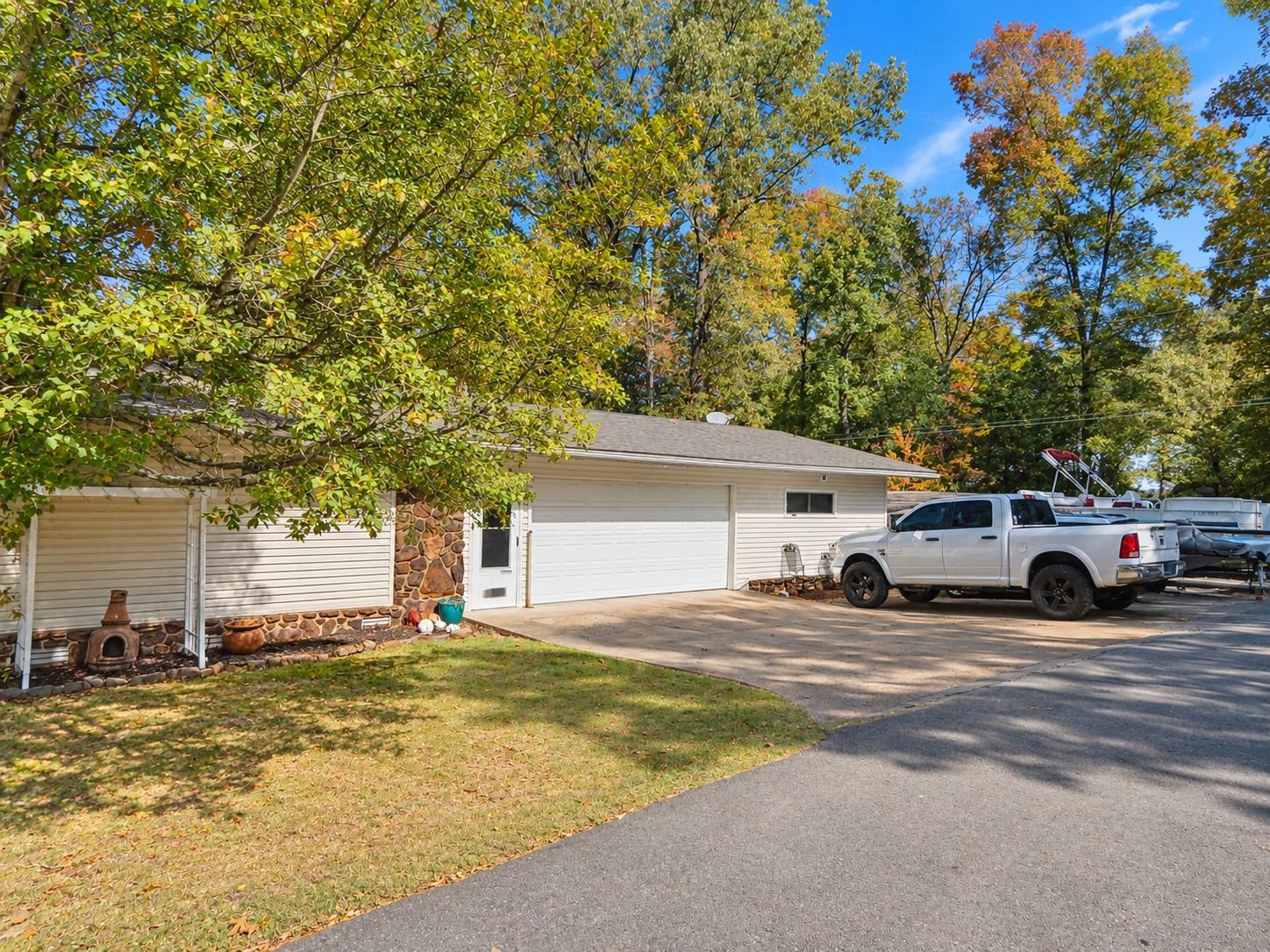 2501 Woodland Bluff Drive Property Photo 3