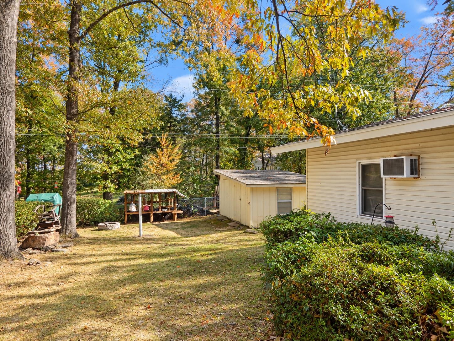 2501 Woodland Bluff Drive Property Photo 4