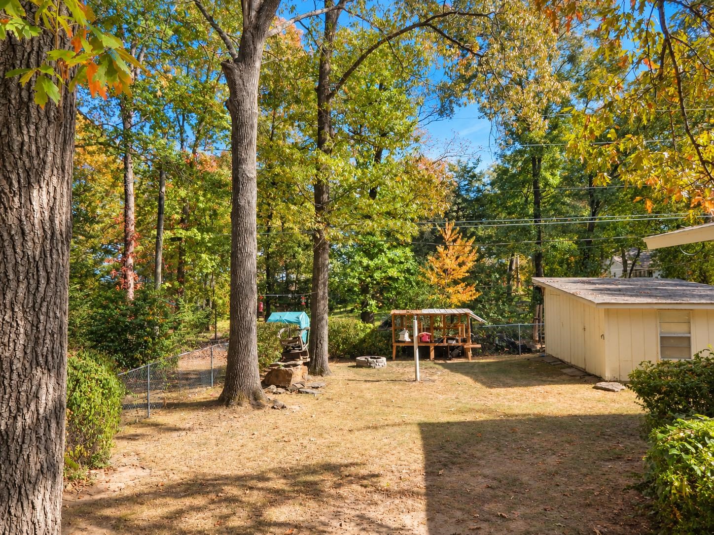 2501 Woodland Bluff Drive Property Photo 5