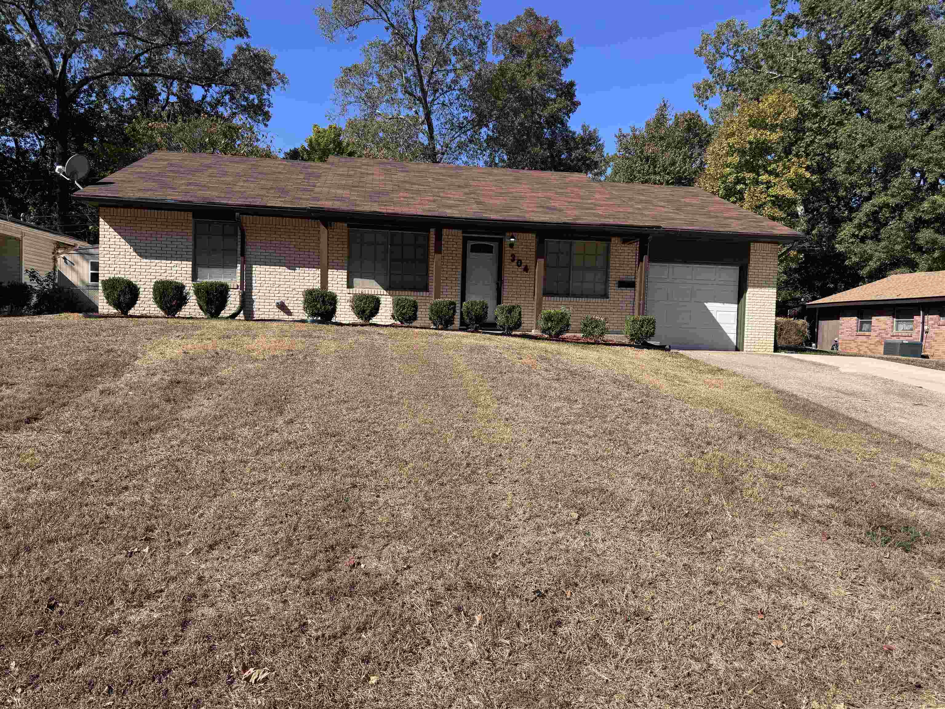 304 Tanglewood Property Photo 1