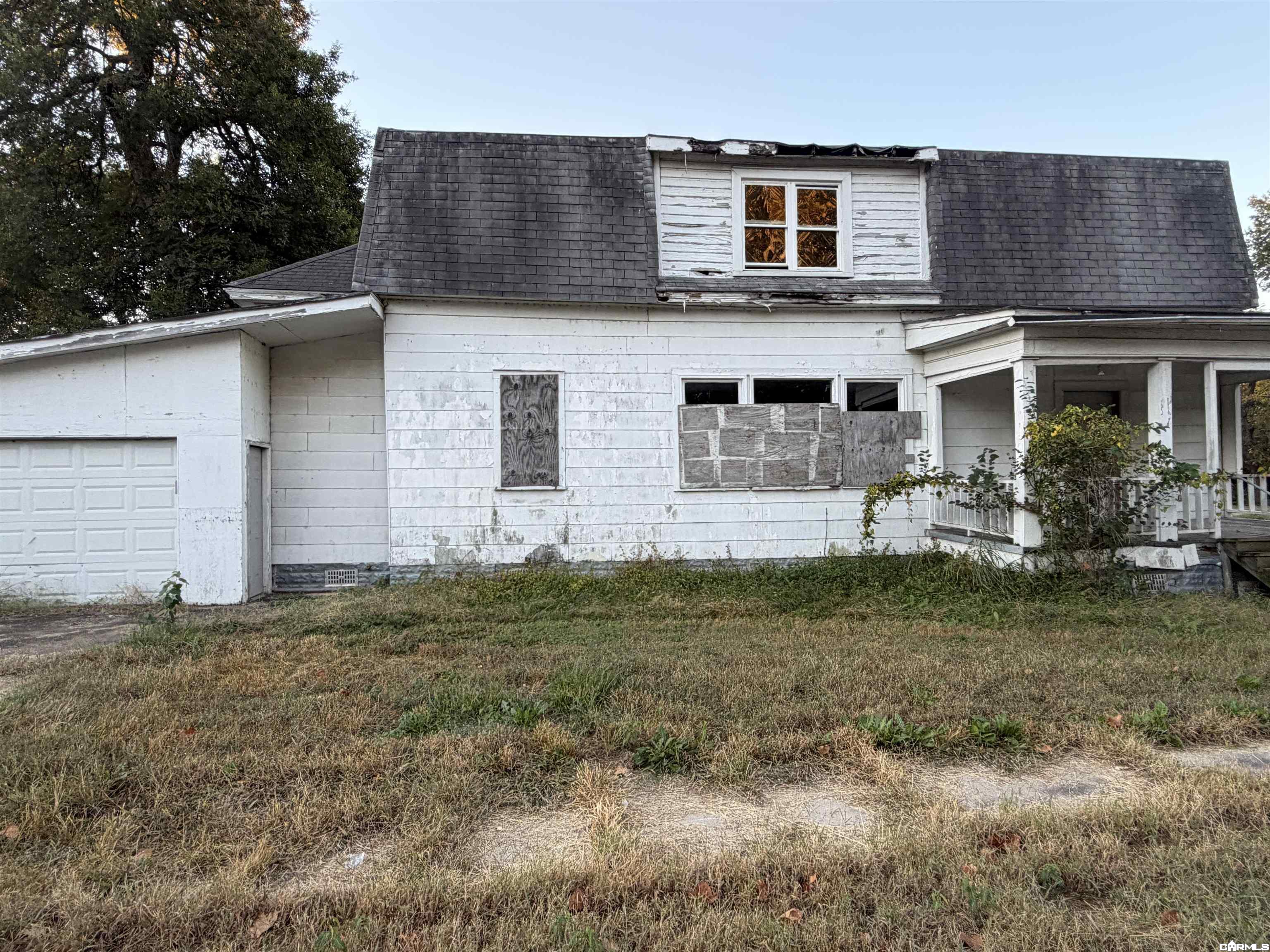101 E Kentucky Street Property Photo 1