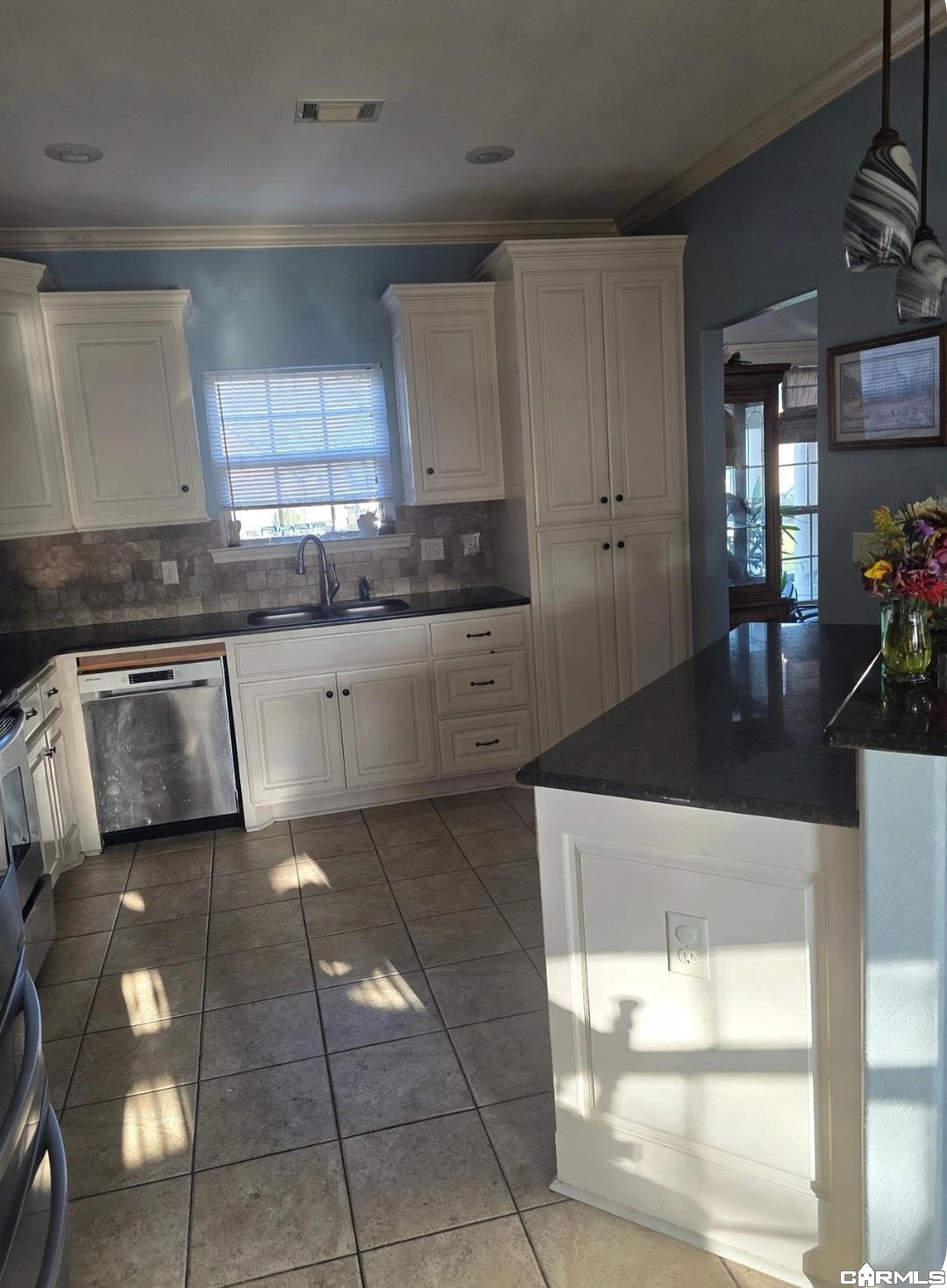 9 Putter Cove Property Photo 12