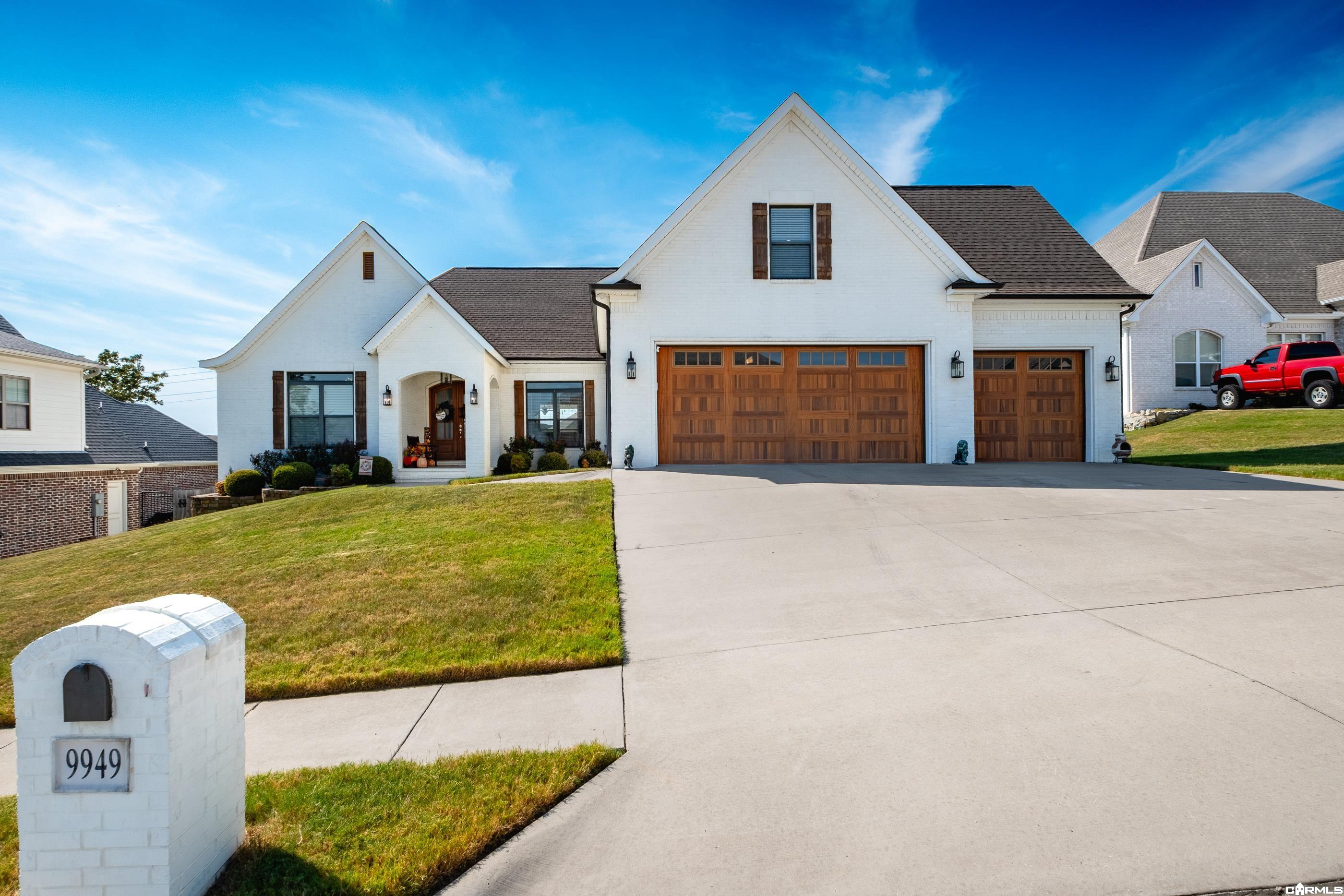 9949 Laurel Oak Drive Property Photo 1
