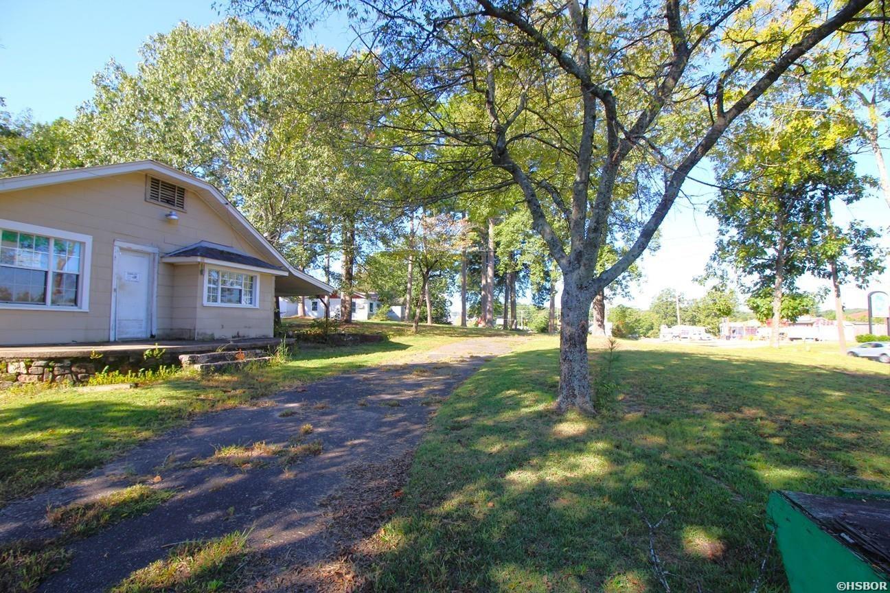 1347,1349,1369 Airport Road Property Photo 28