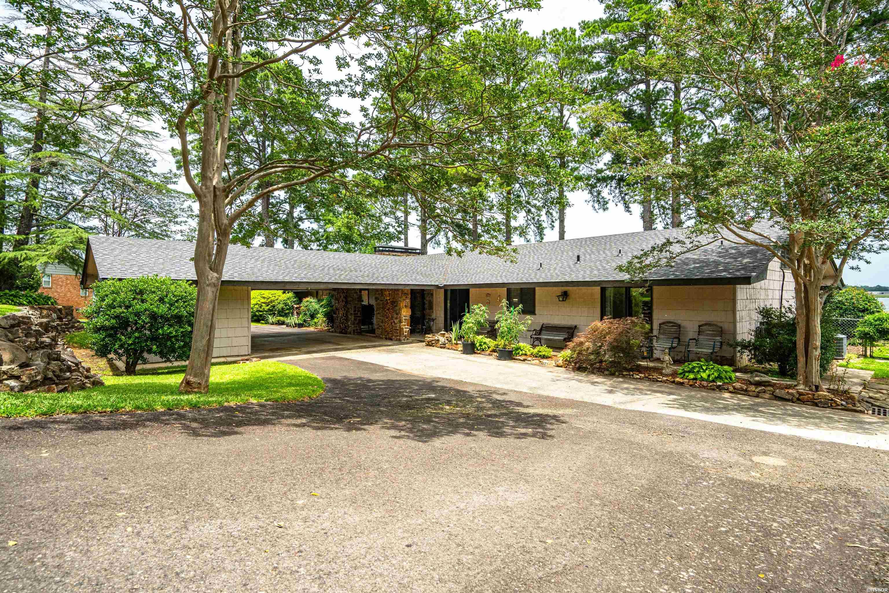 462 Caroline Acres Point Property Photo 1