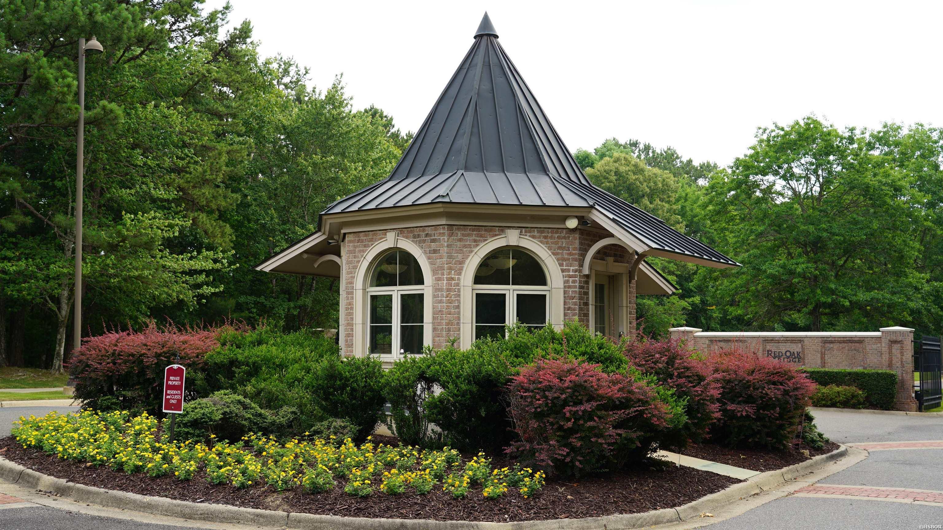 248 GARDENS GATE Circle Property Photo 1