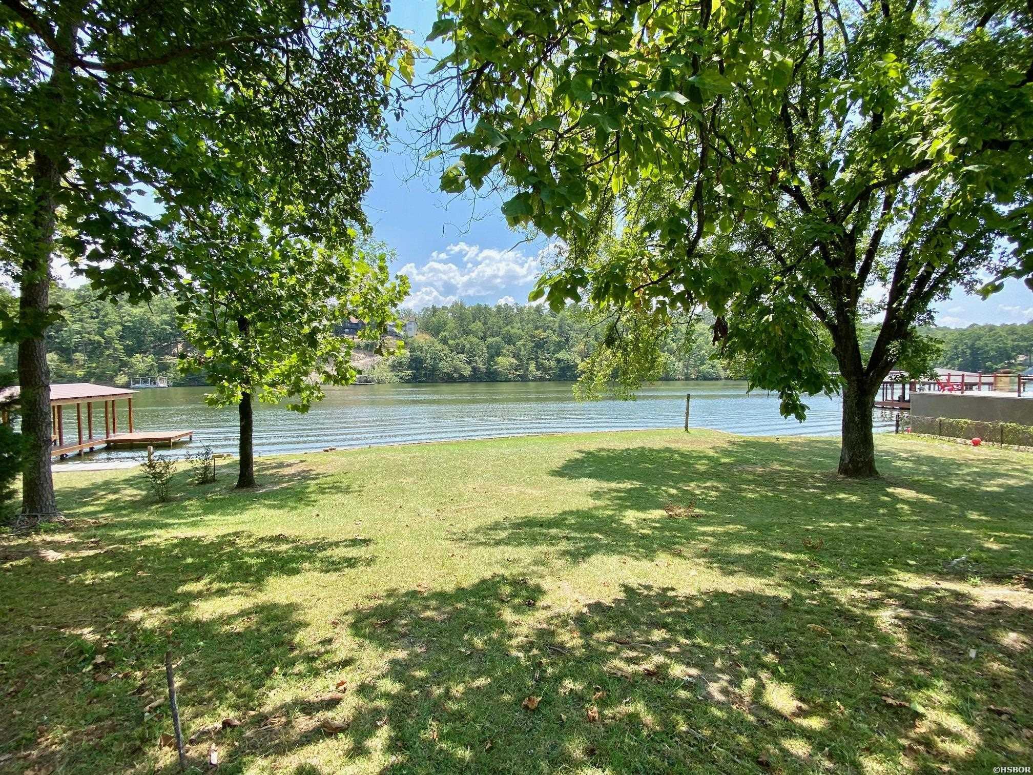 1819 LAKESHORE Drive