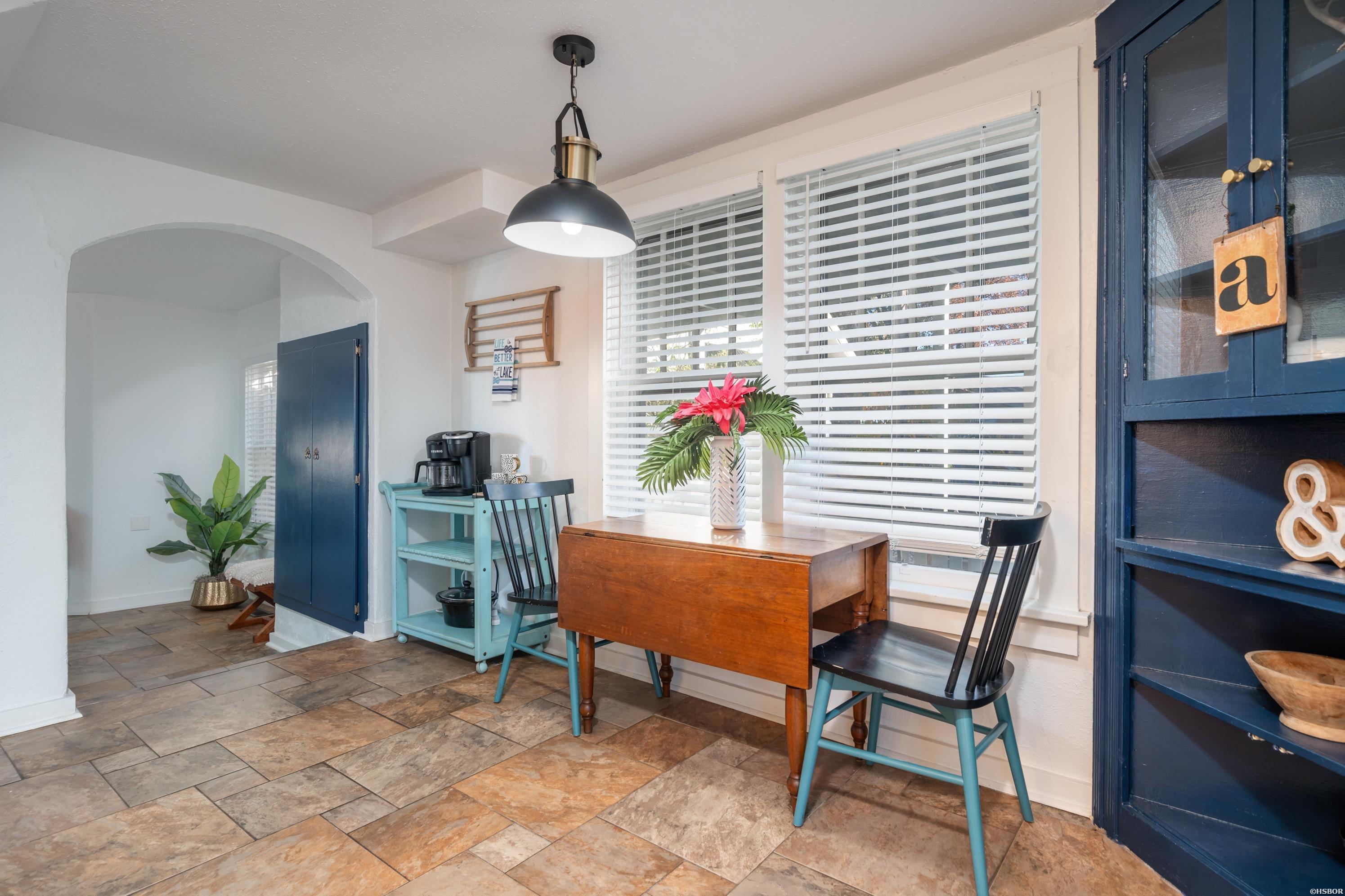 301 Kleinshore Property Photo 4