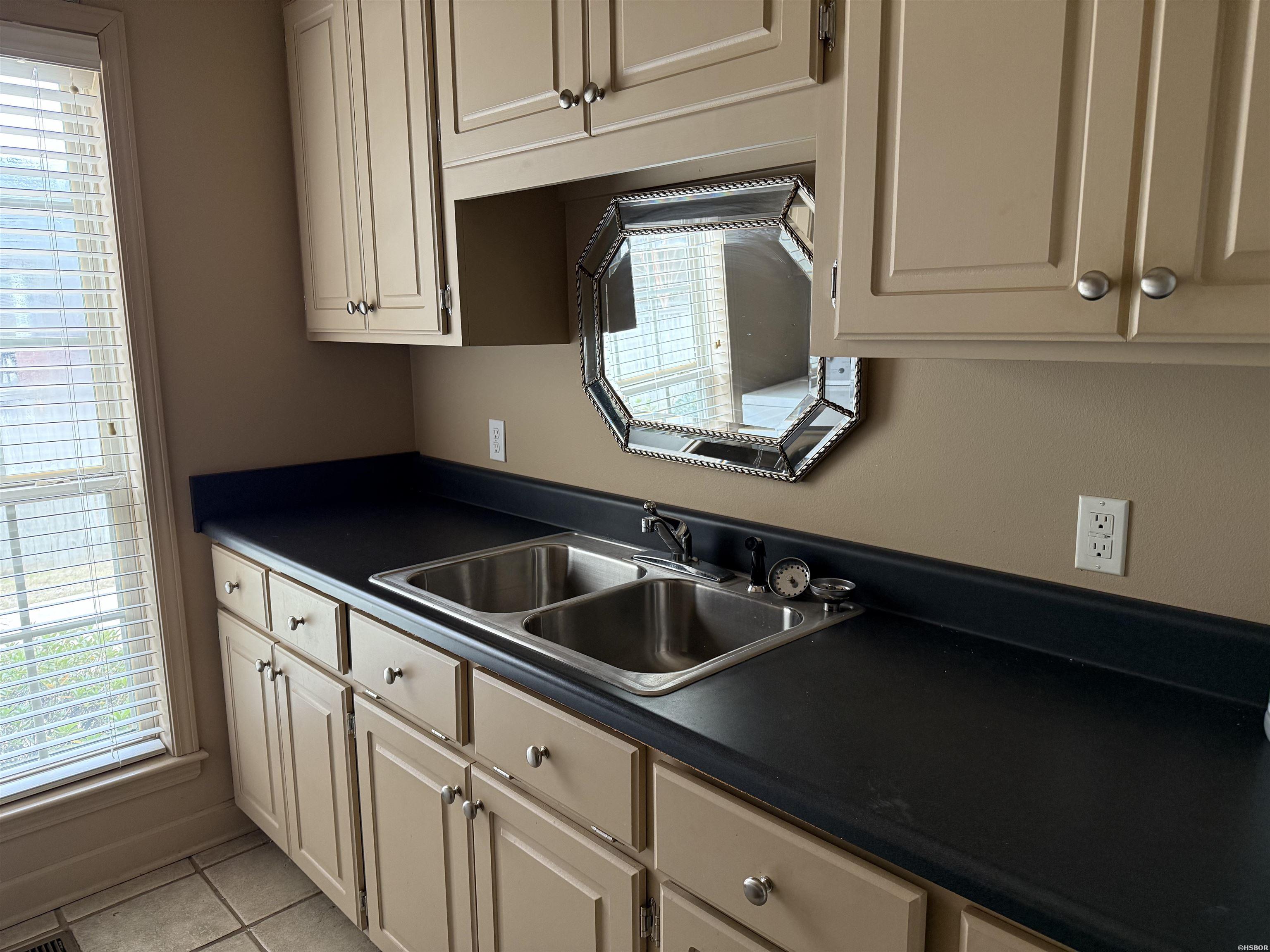 113 Gatesway Drive Property Photo 11