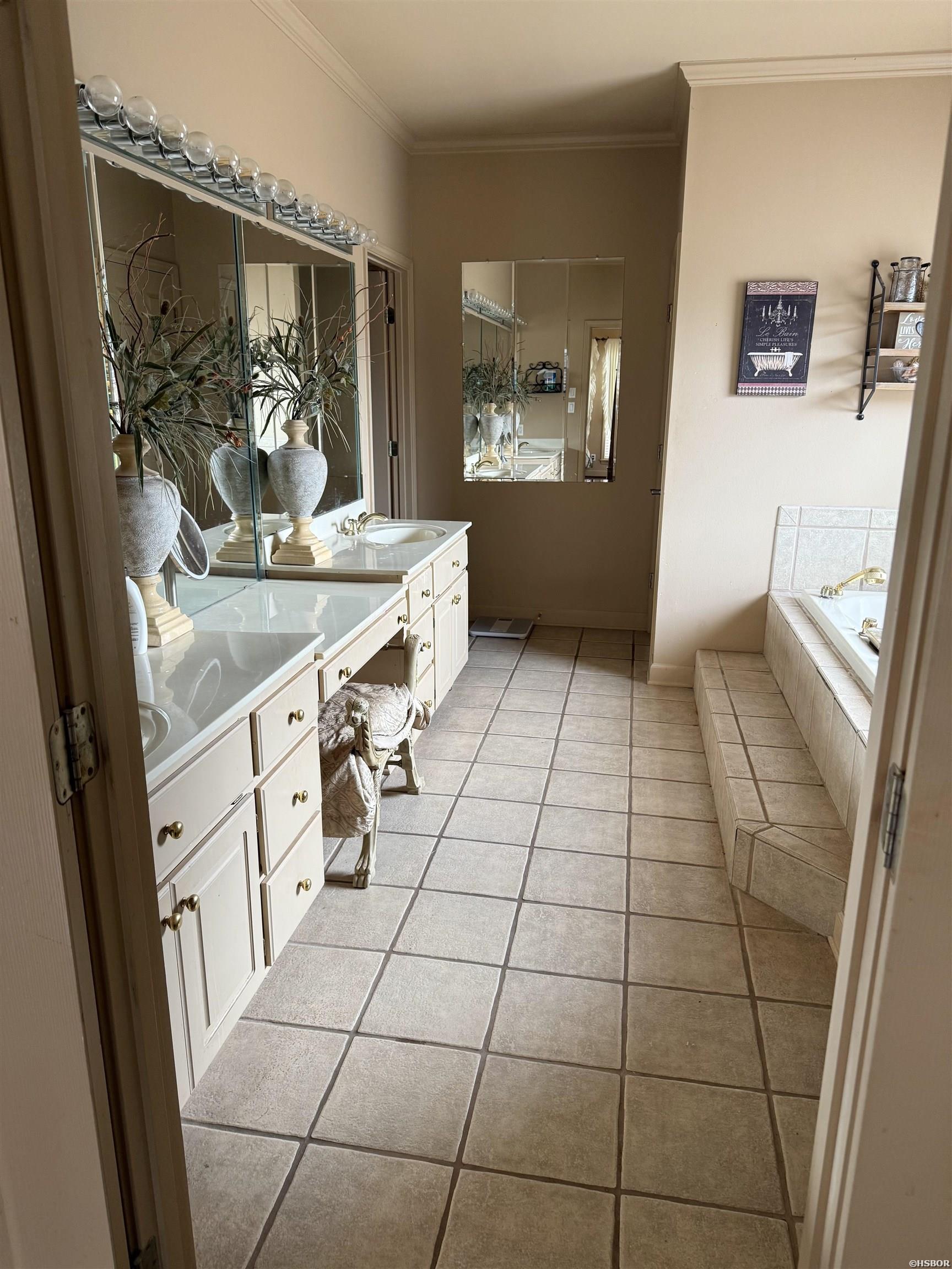 113 Gatesway Drive Property Photo 14
