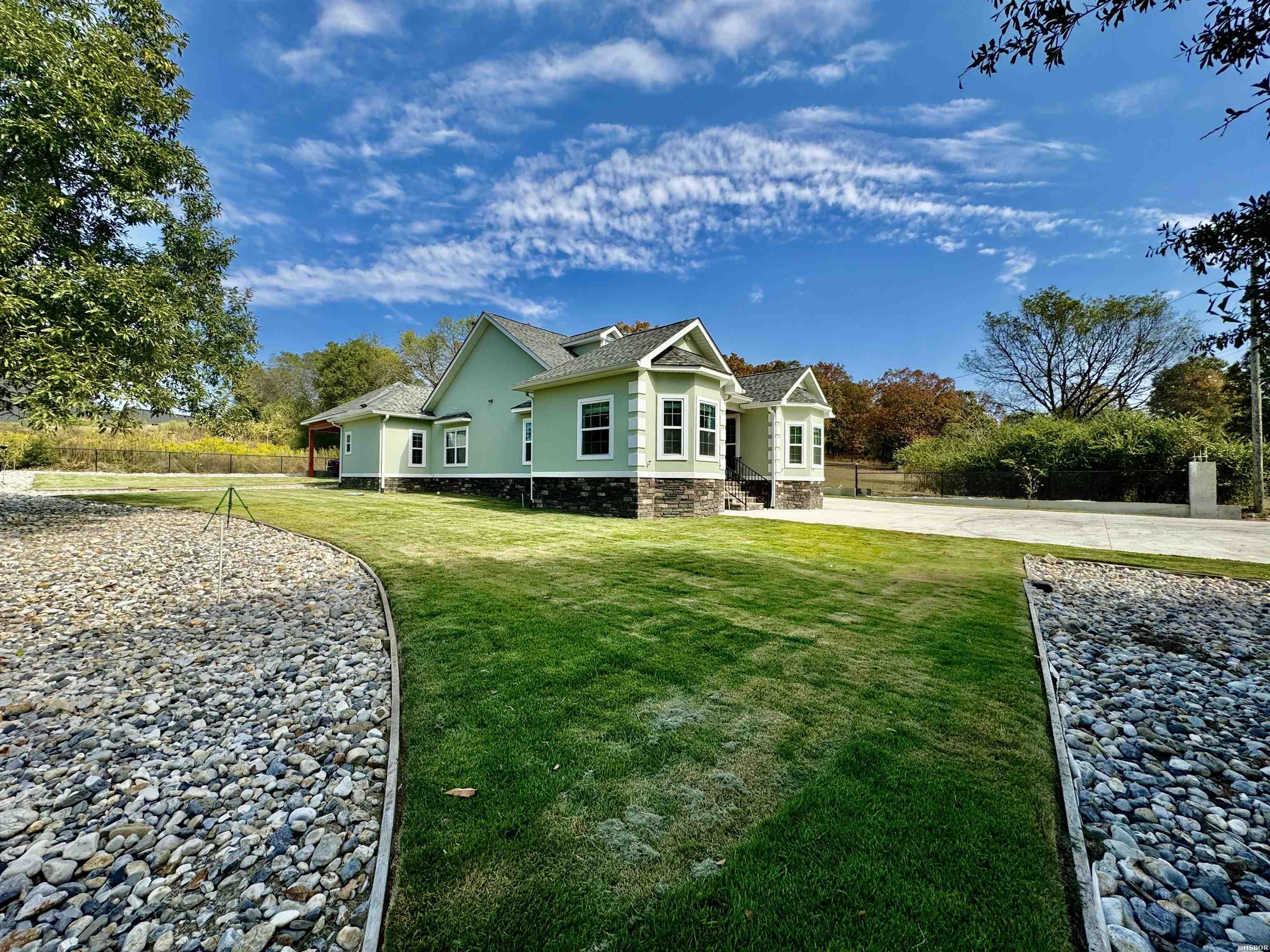 2559 Spring Street Property Photo 5