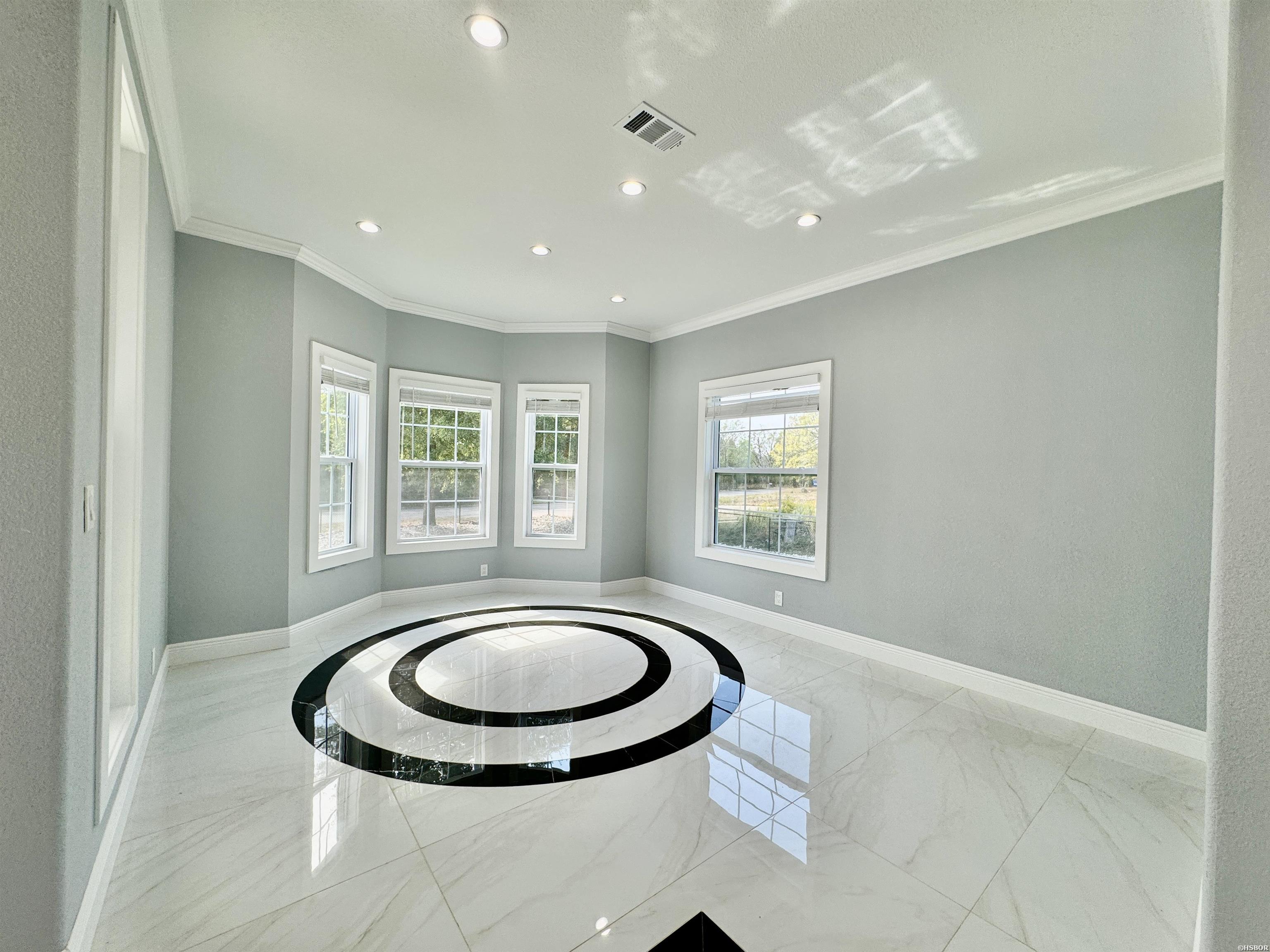 2559 Spring Street Property Photo 13
