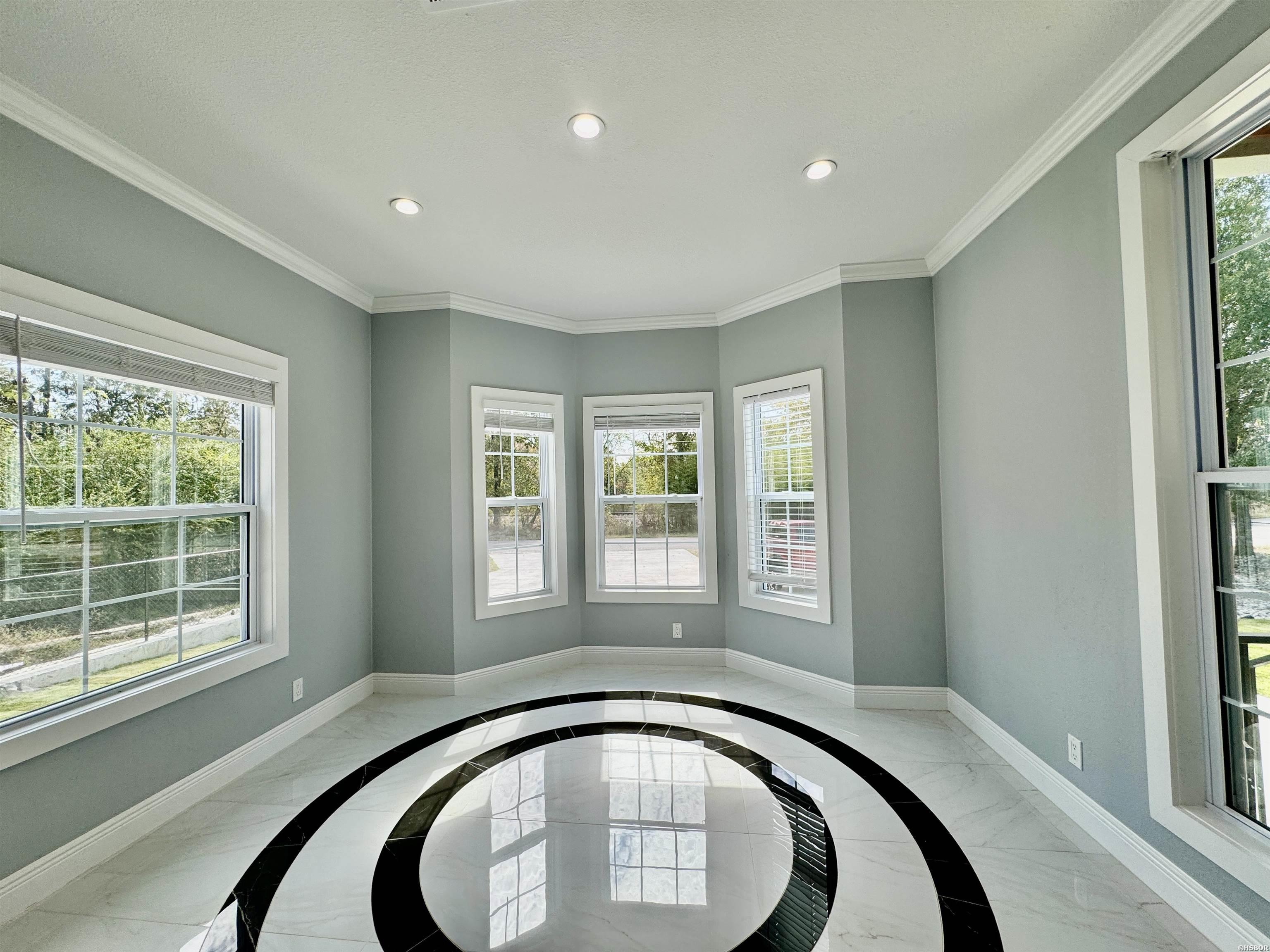 2559 Spring Street Property Photo 14