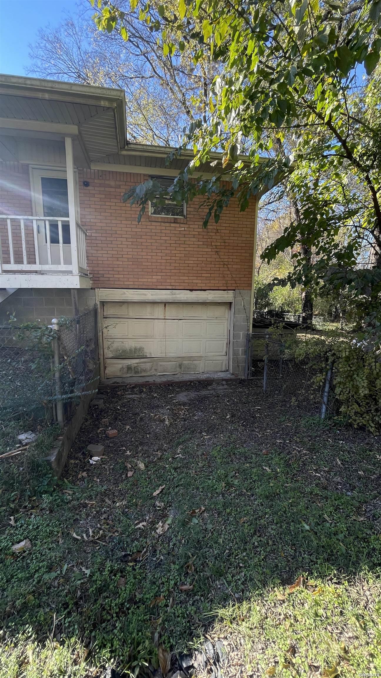 400 Woodlawn Avenue Property Photo 6
