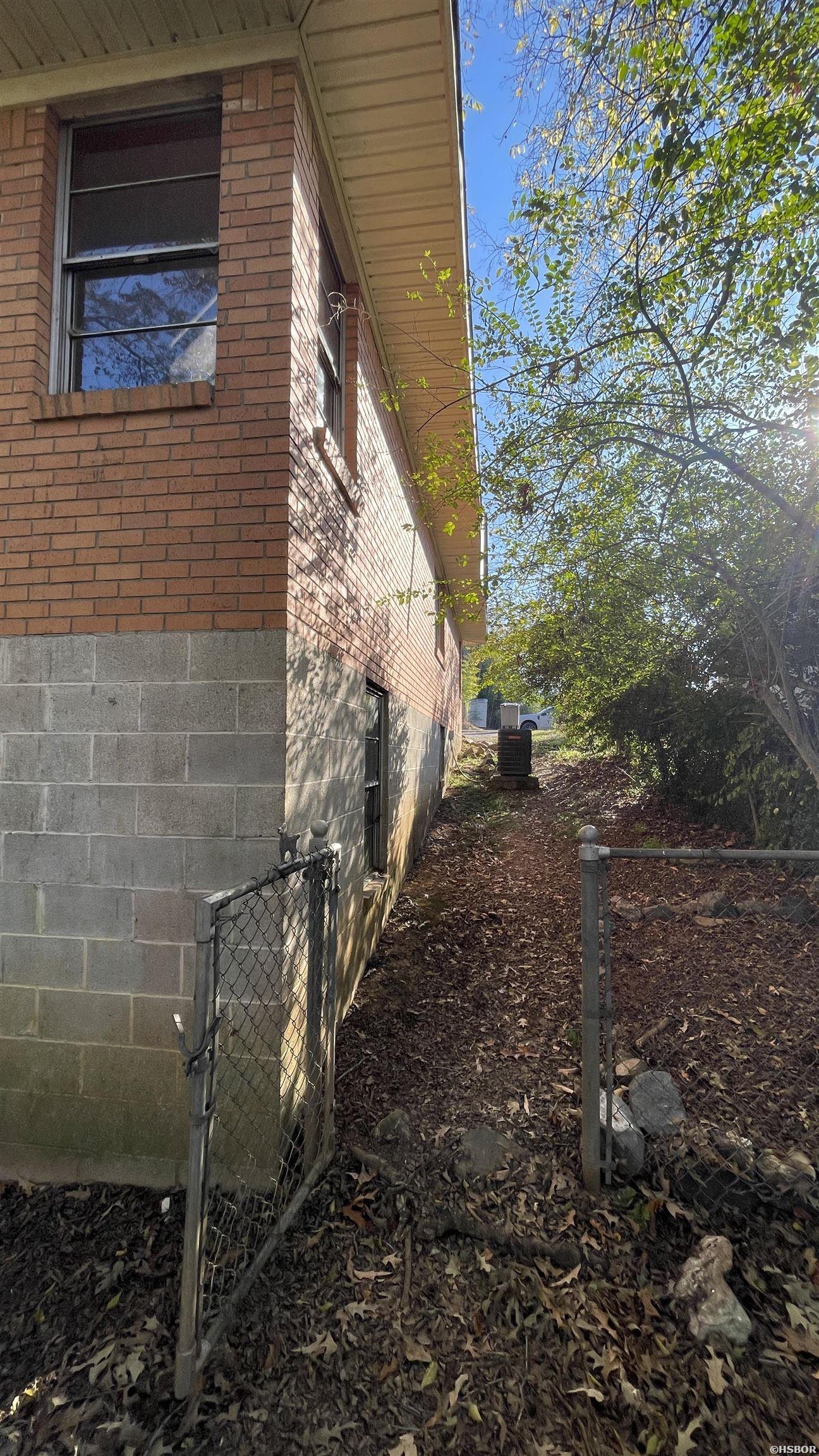400 Woodlawn Avenue Property Photo 11
