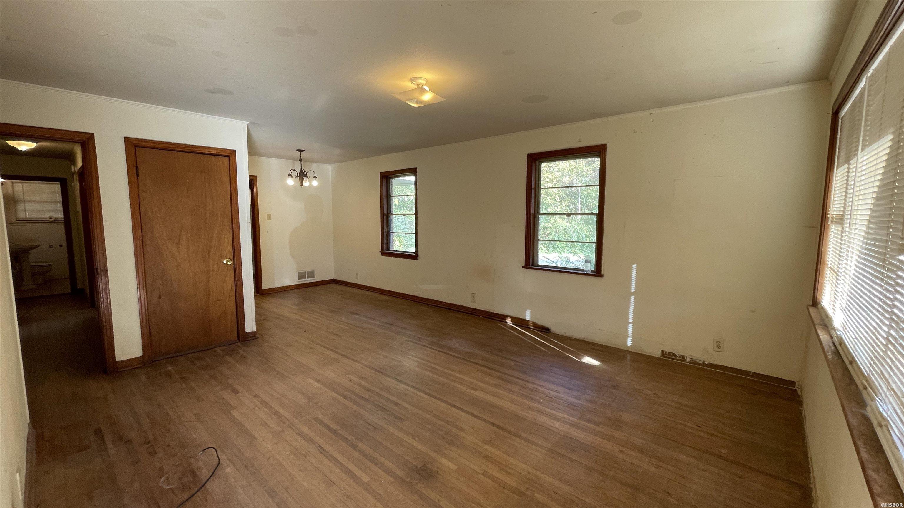 400 Woodlawn Avenue Property Photo 13