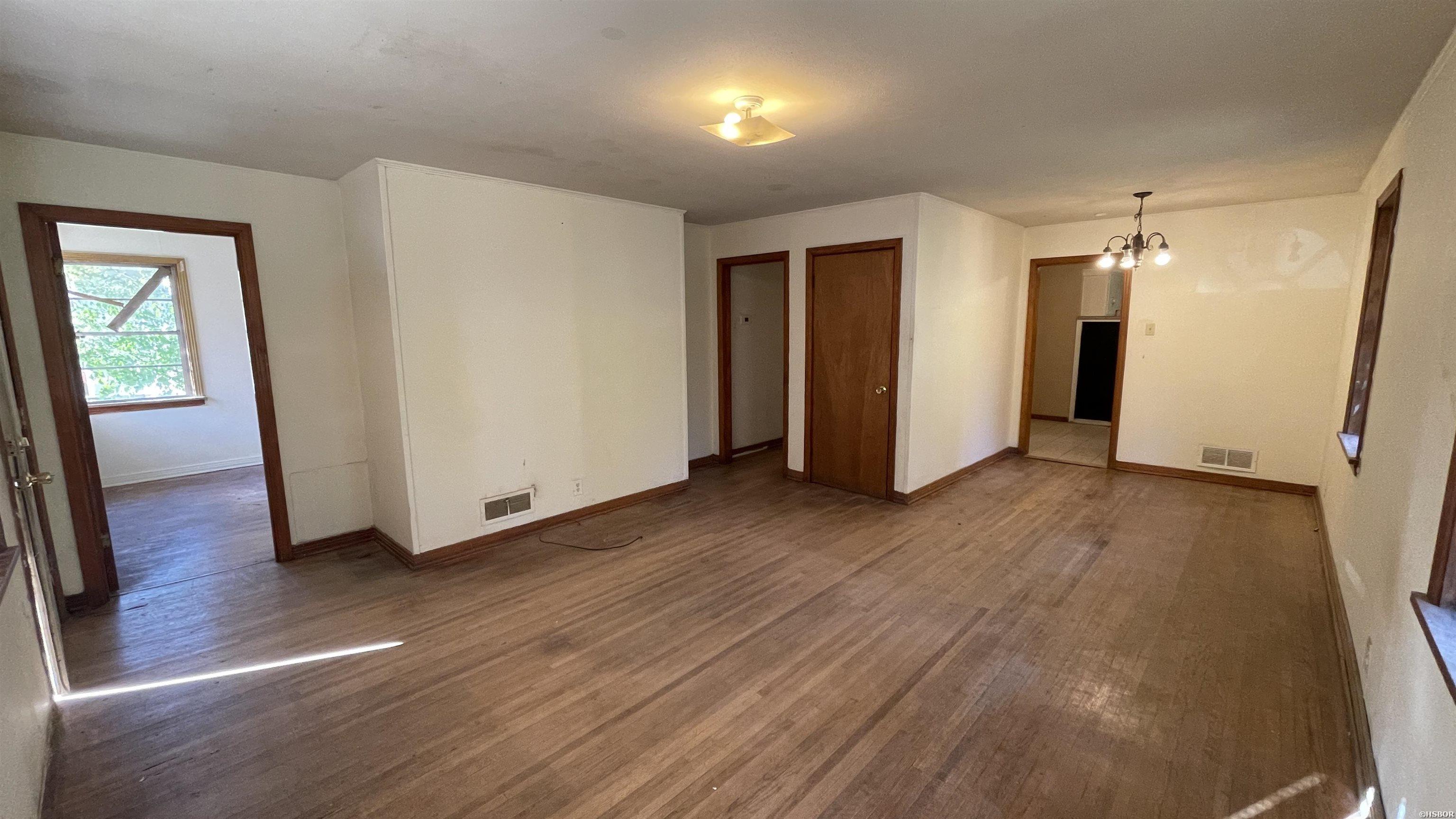 400 Woodlawn Avenue Property Photo 14