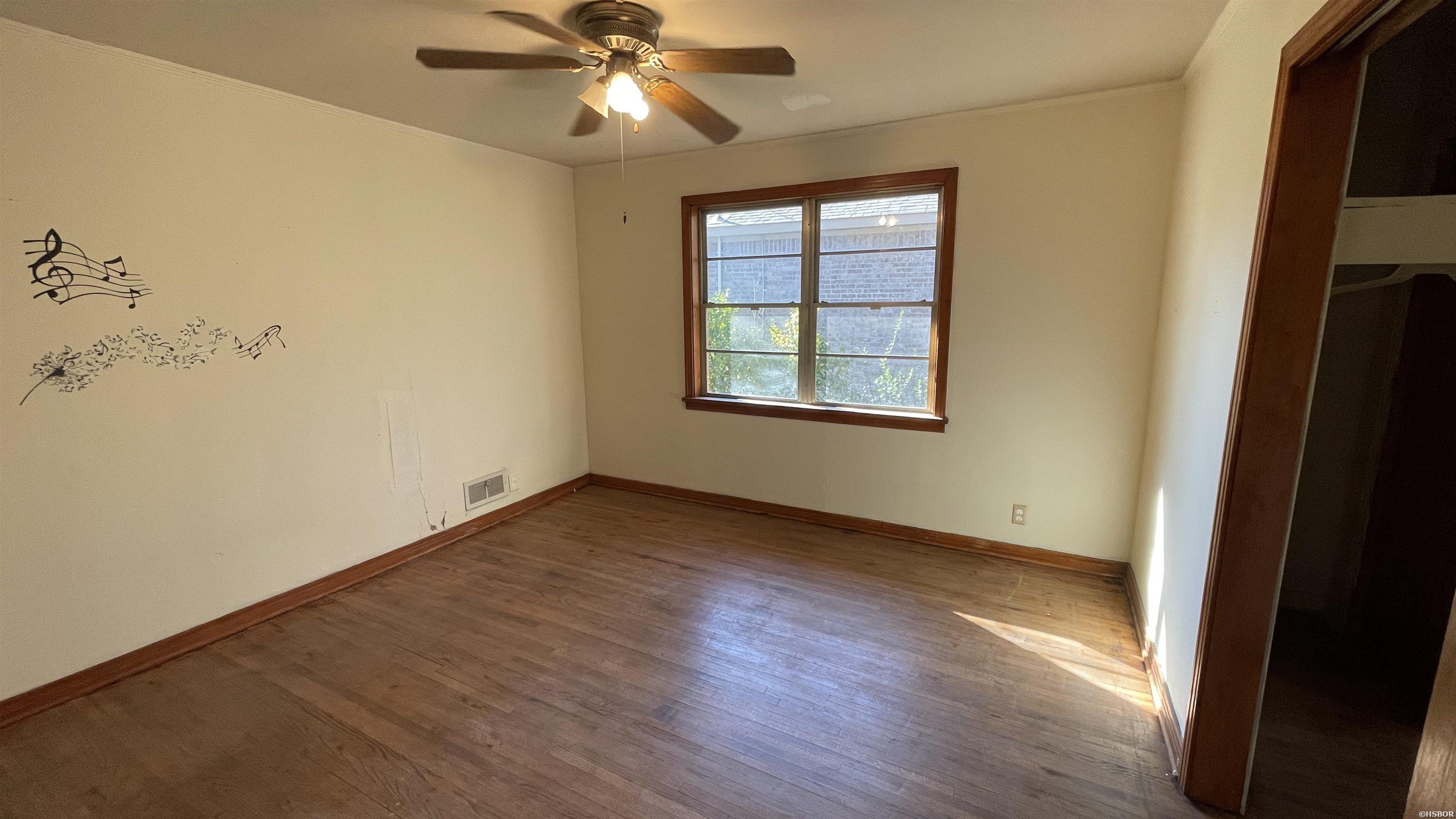 400 Woodlawn Avenue Property Photo 21