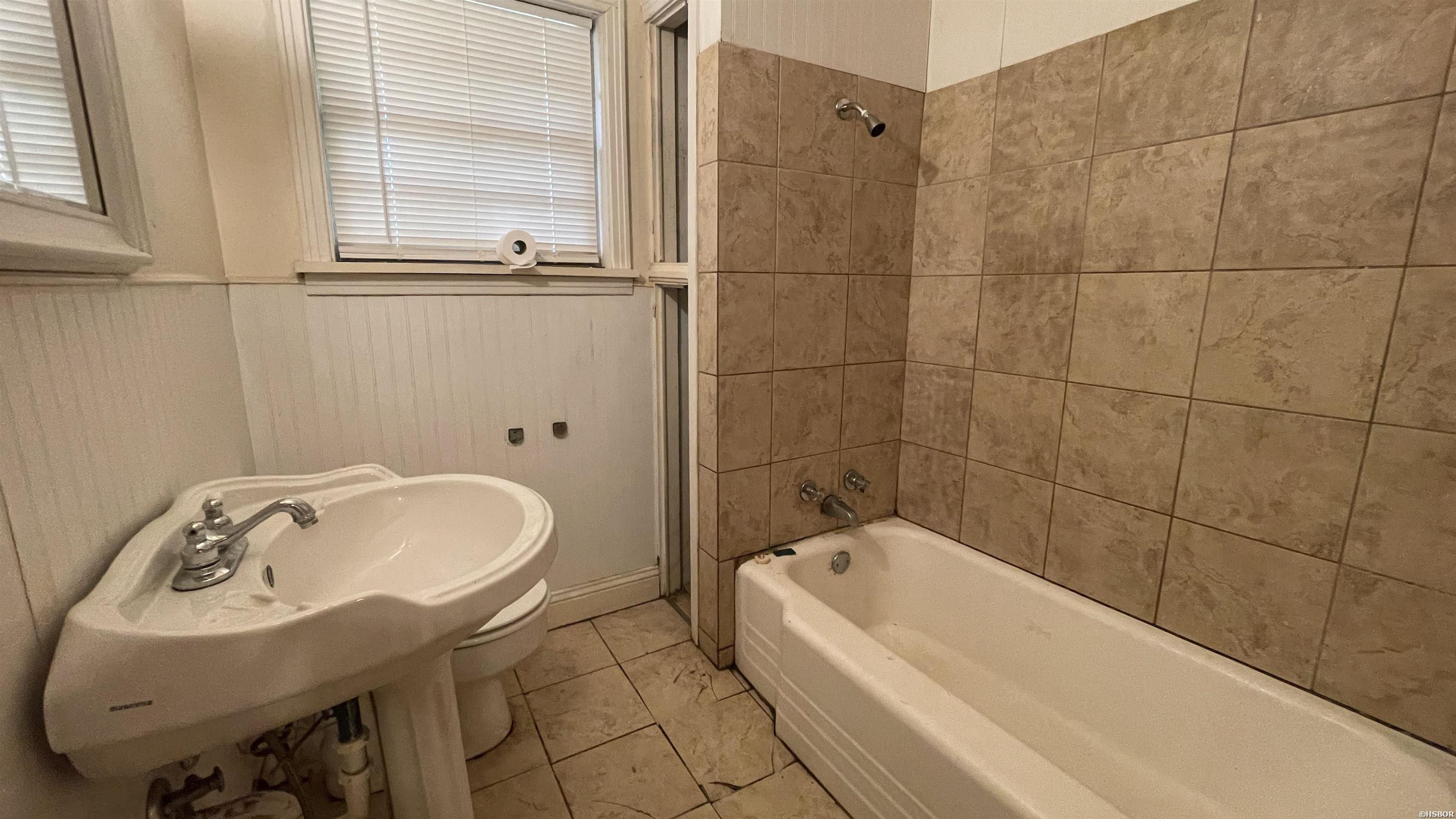 400 Woodlawn Avenue Property Photo 26