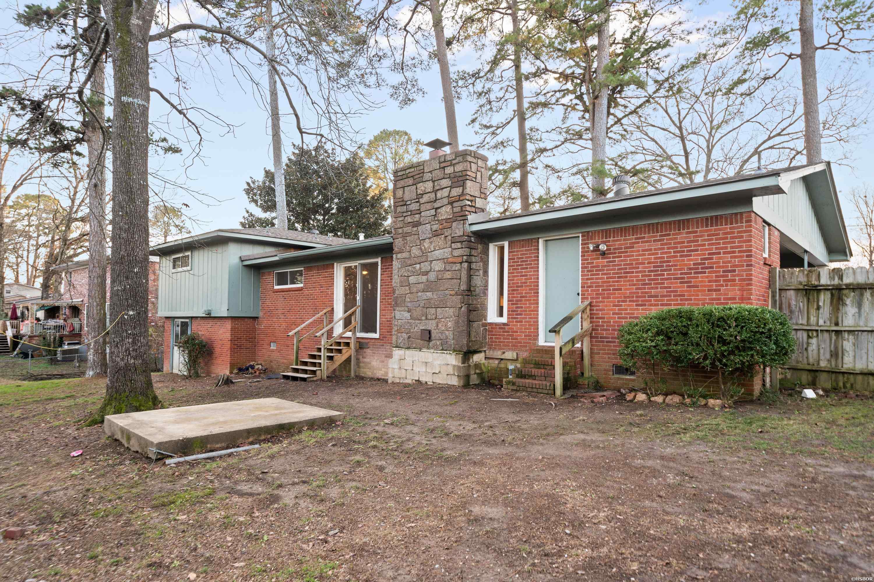 105 Thistledown Trail Property Photo 5