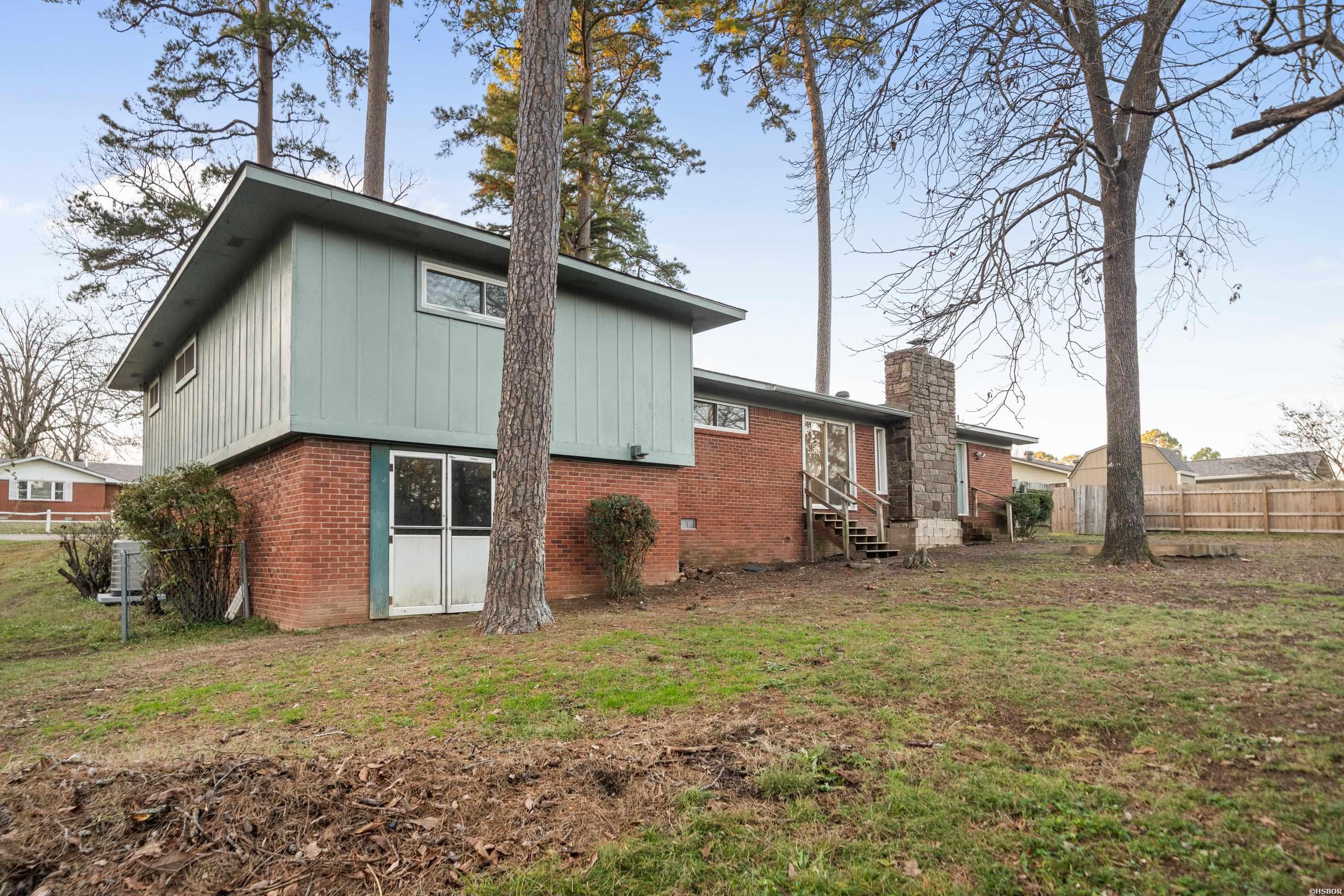 105 Thistledown Trail Property Photo 6