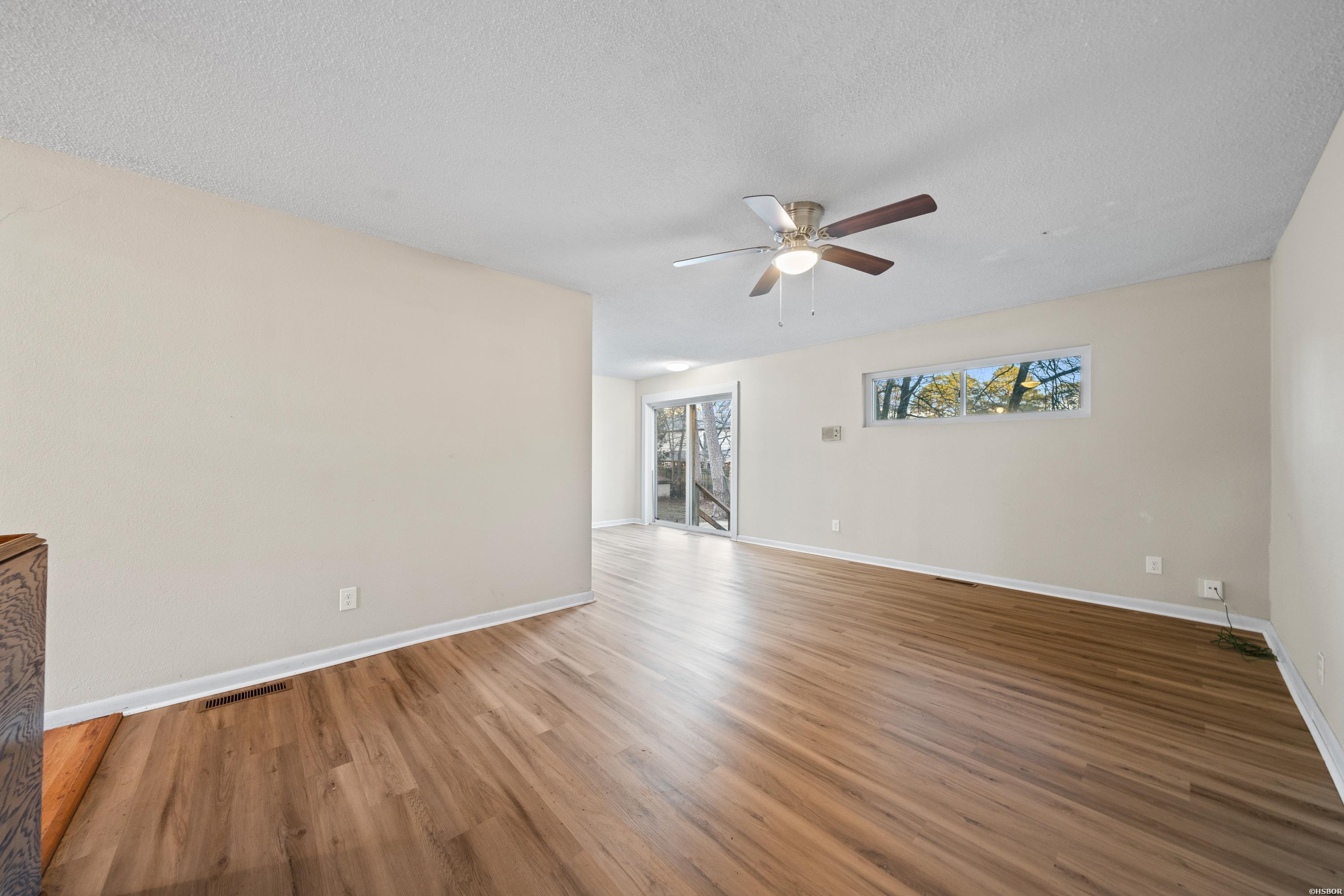 105 Thistledown Trail Property Photo 8