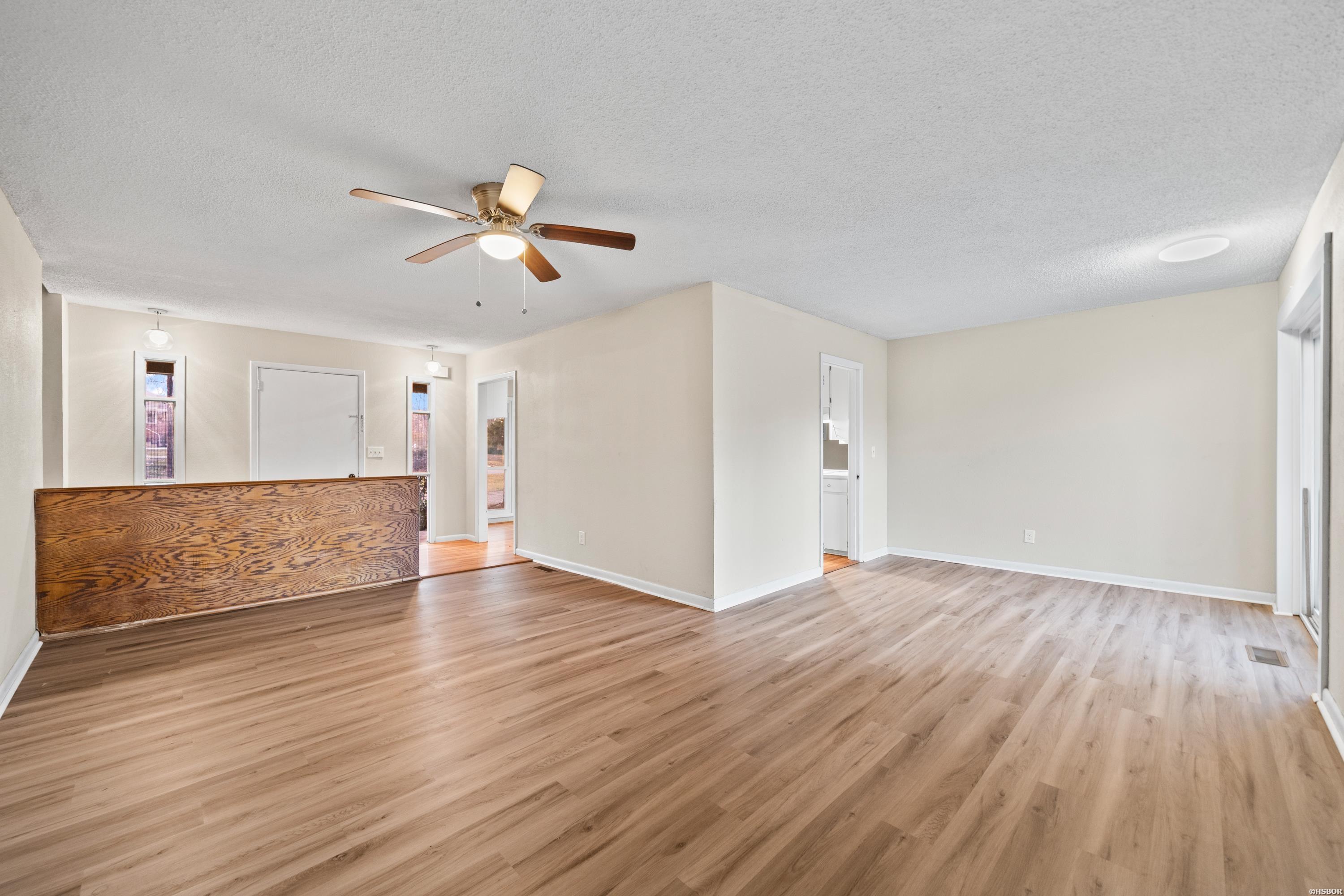 105 Thistledown Trail Property Photo 9
