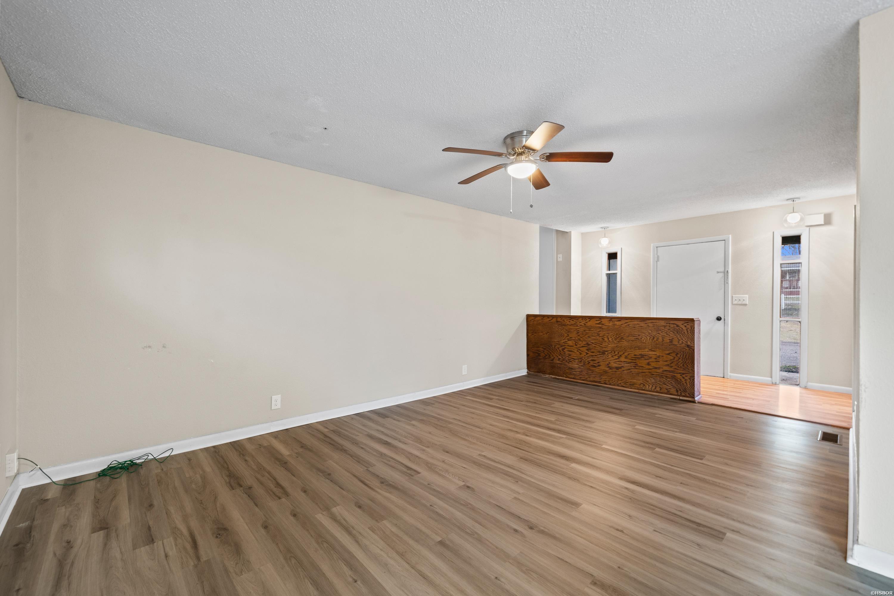 105 Thistledown Trail Property Photo 10