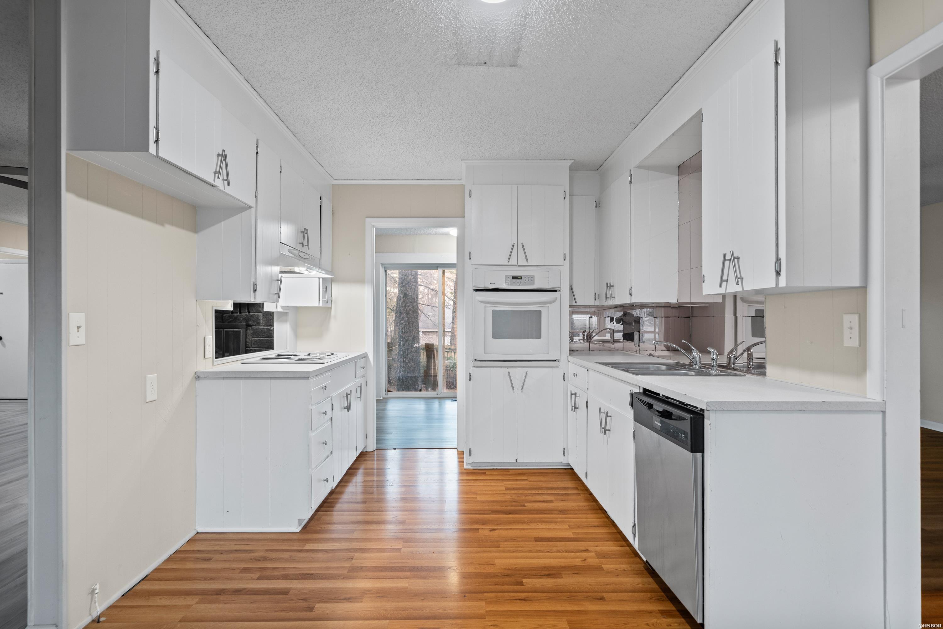 105 Thistledown Trail Property Photo 14