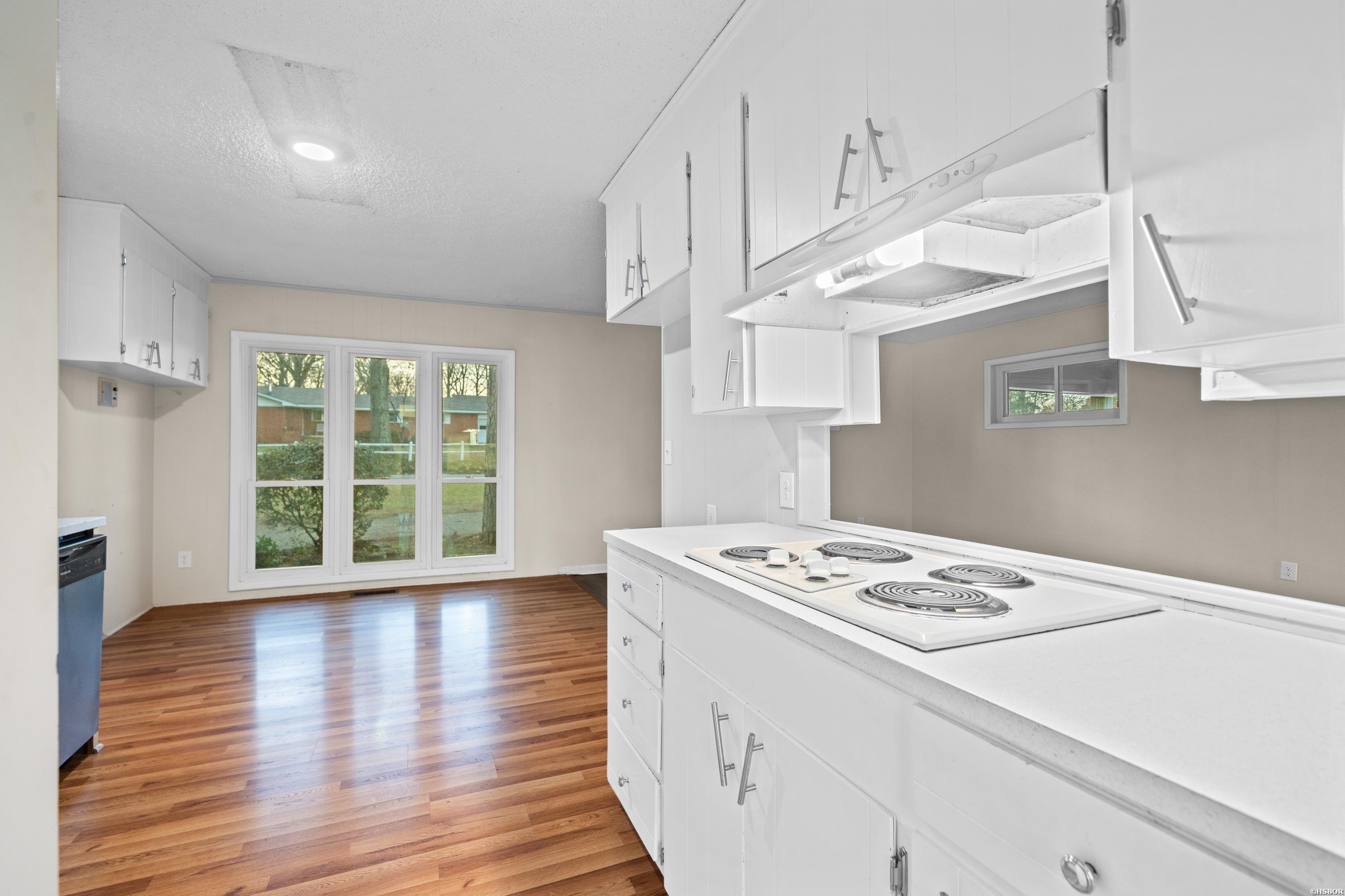 105 Thistledown Trail Property Photo 17
