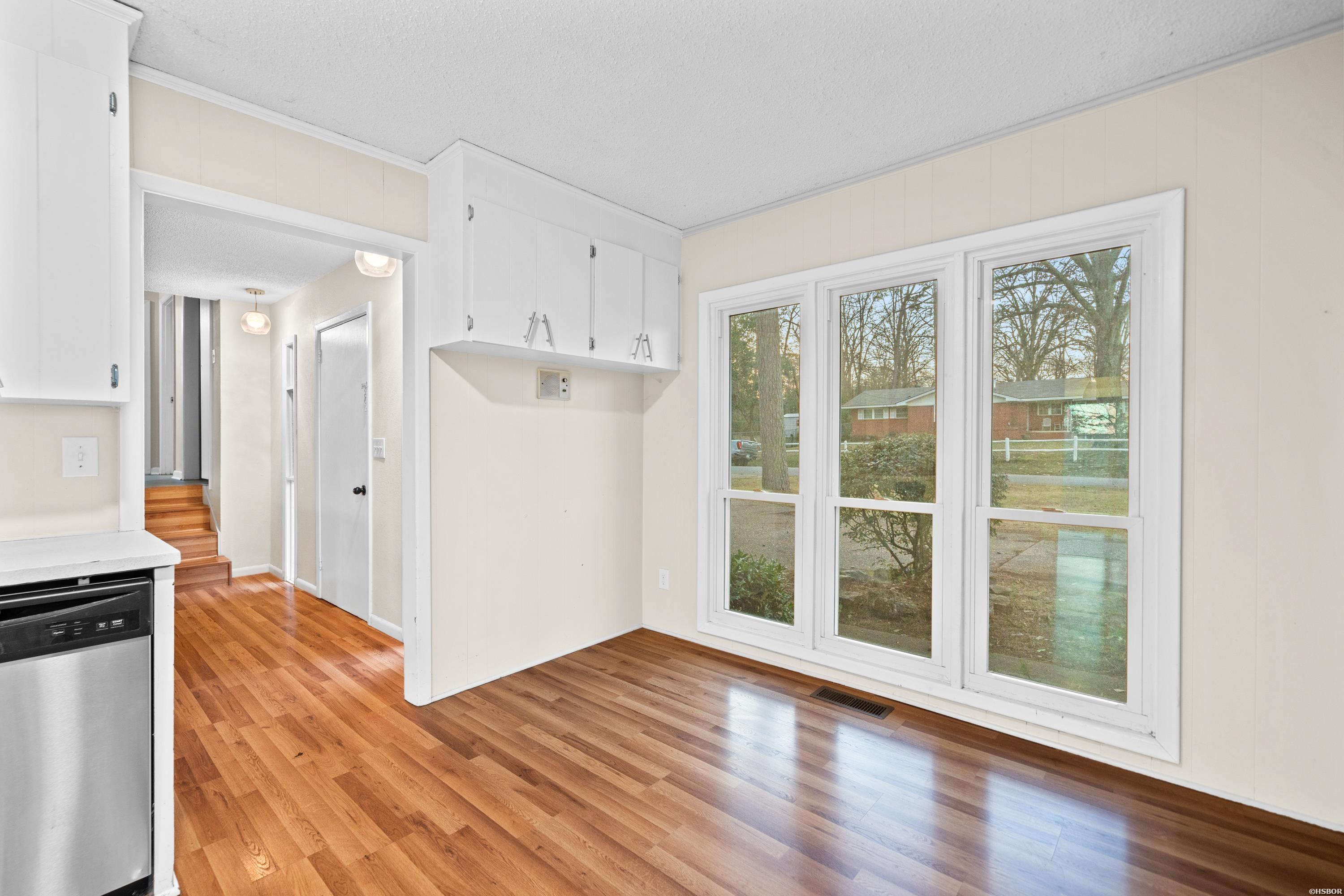 105 Thistledown Trail Property Photo 18