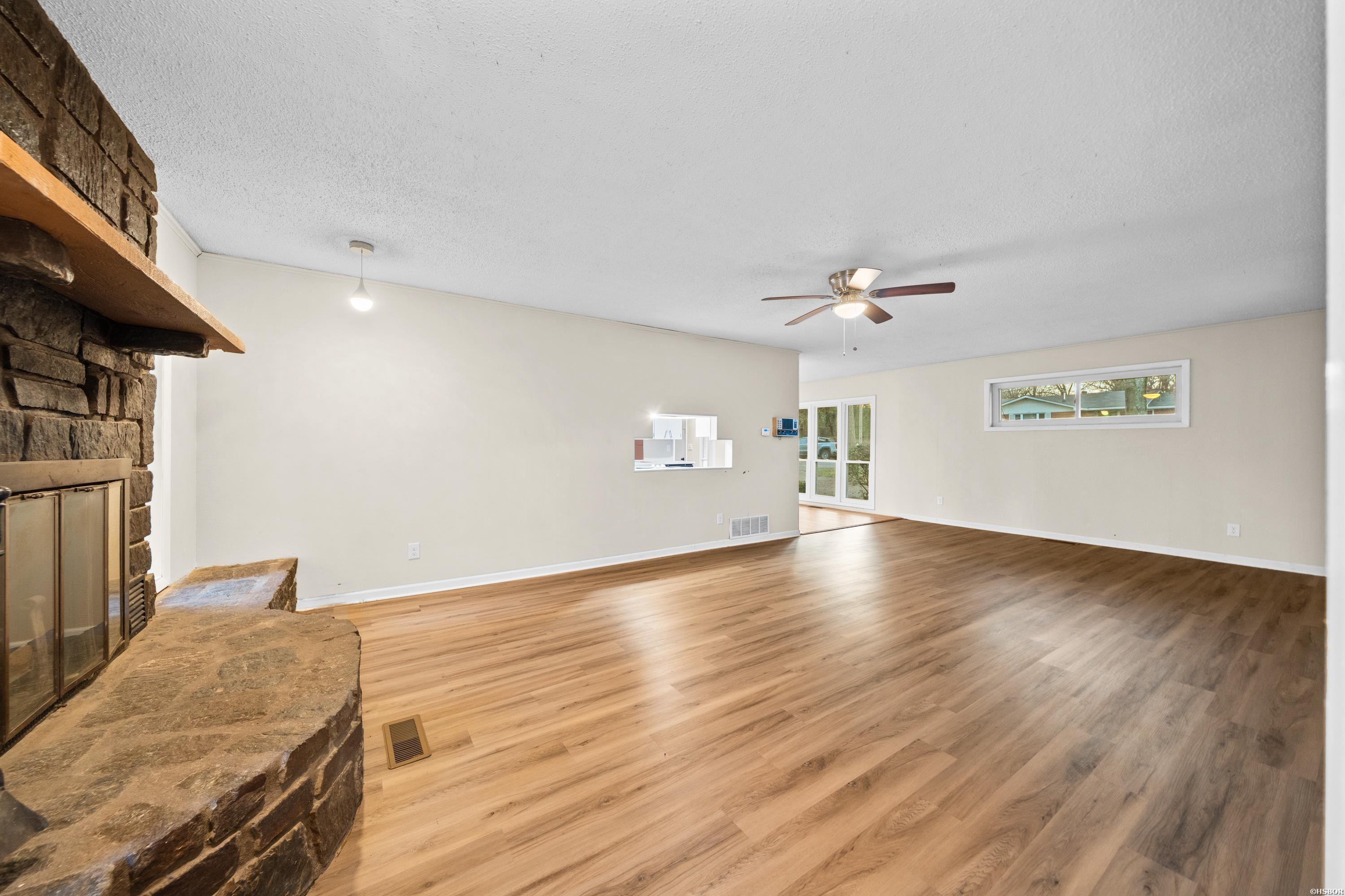 105 Thistledown Trail Property Photo 21