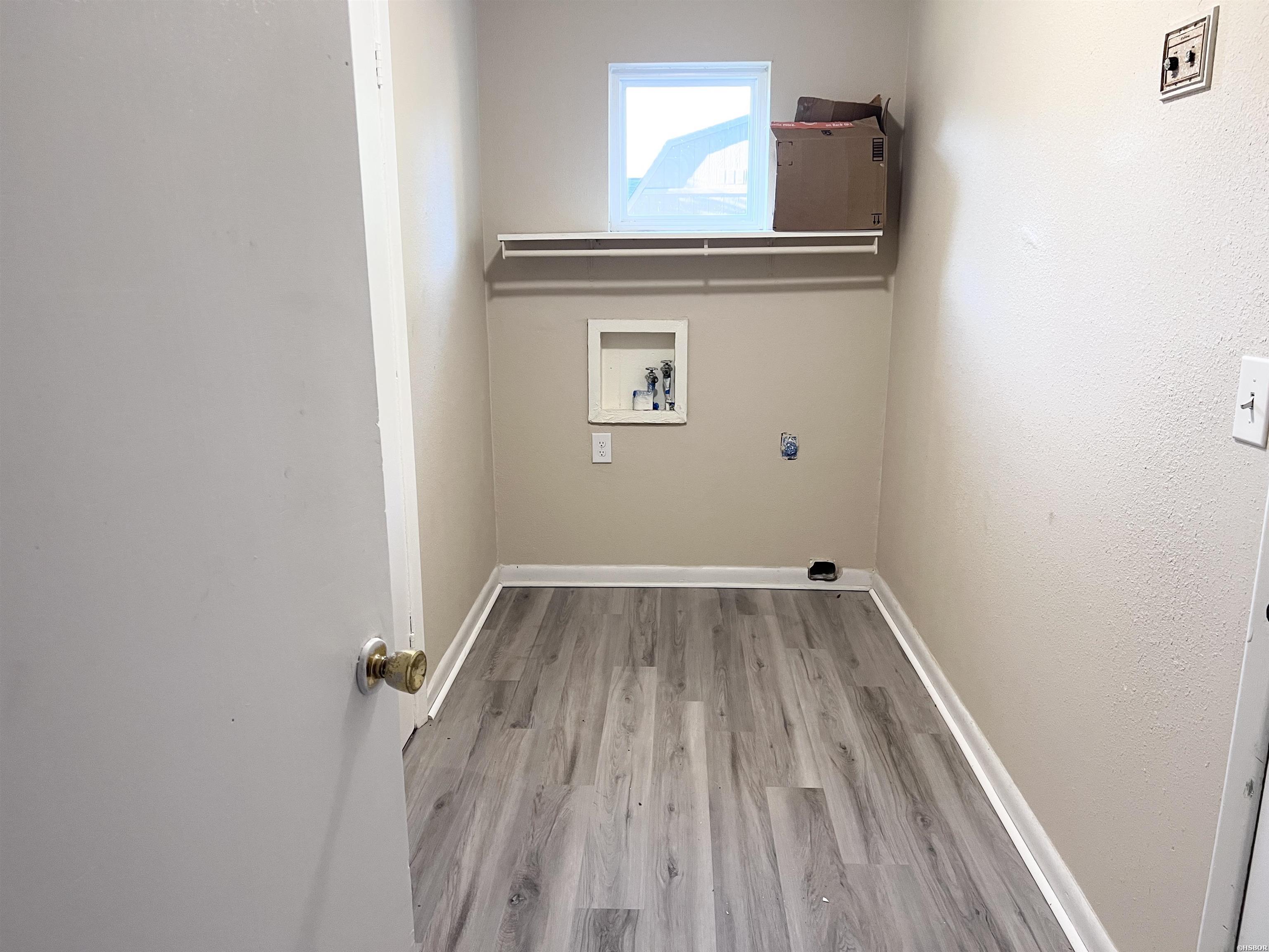 105 Thistledown Trail Property Photo 22