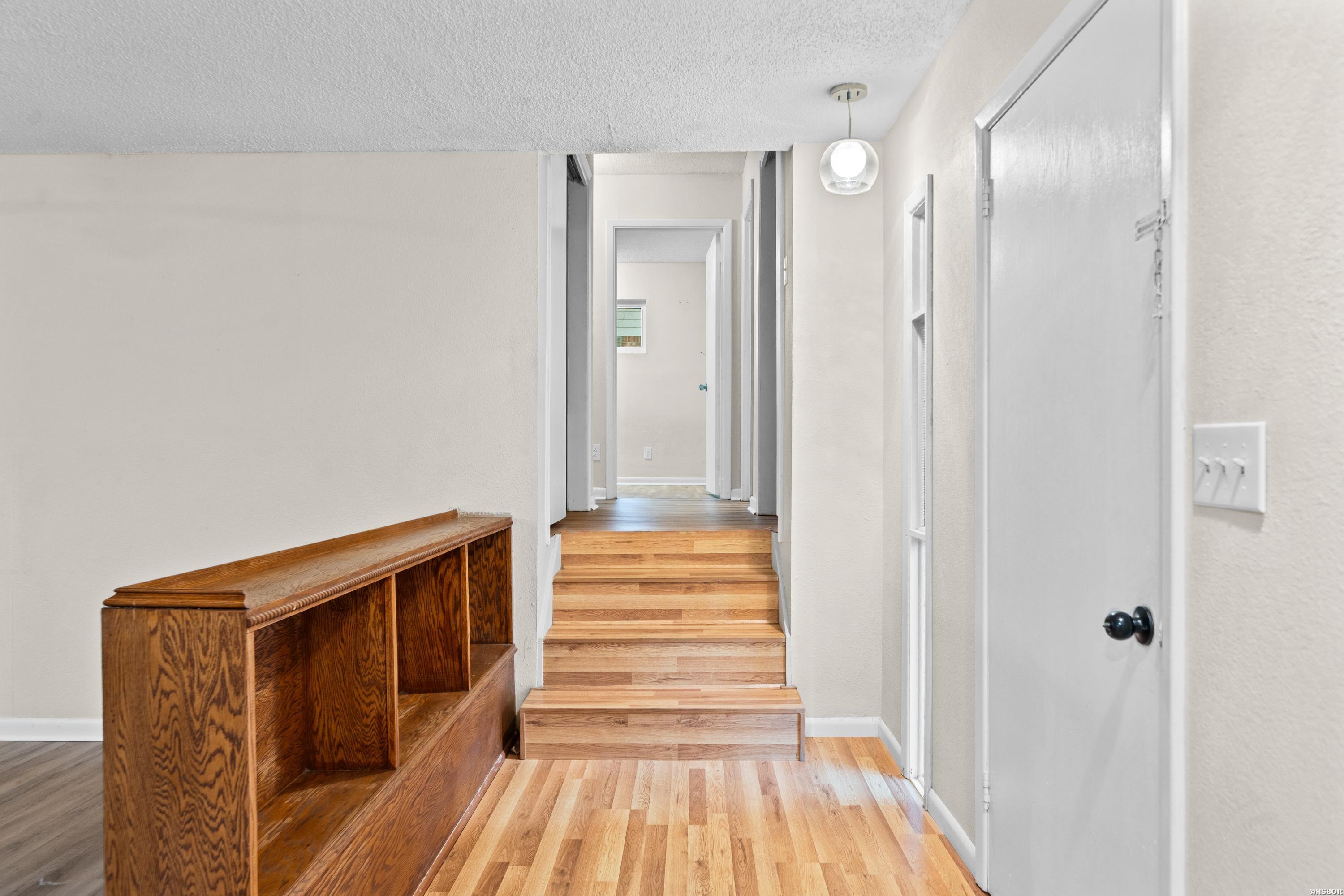 105 Thistledown Trail Property Photo 23